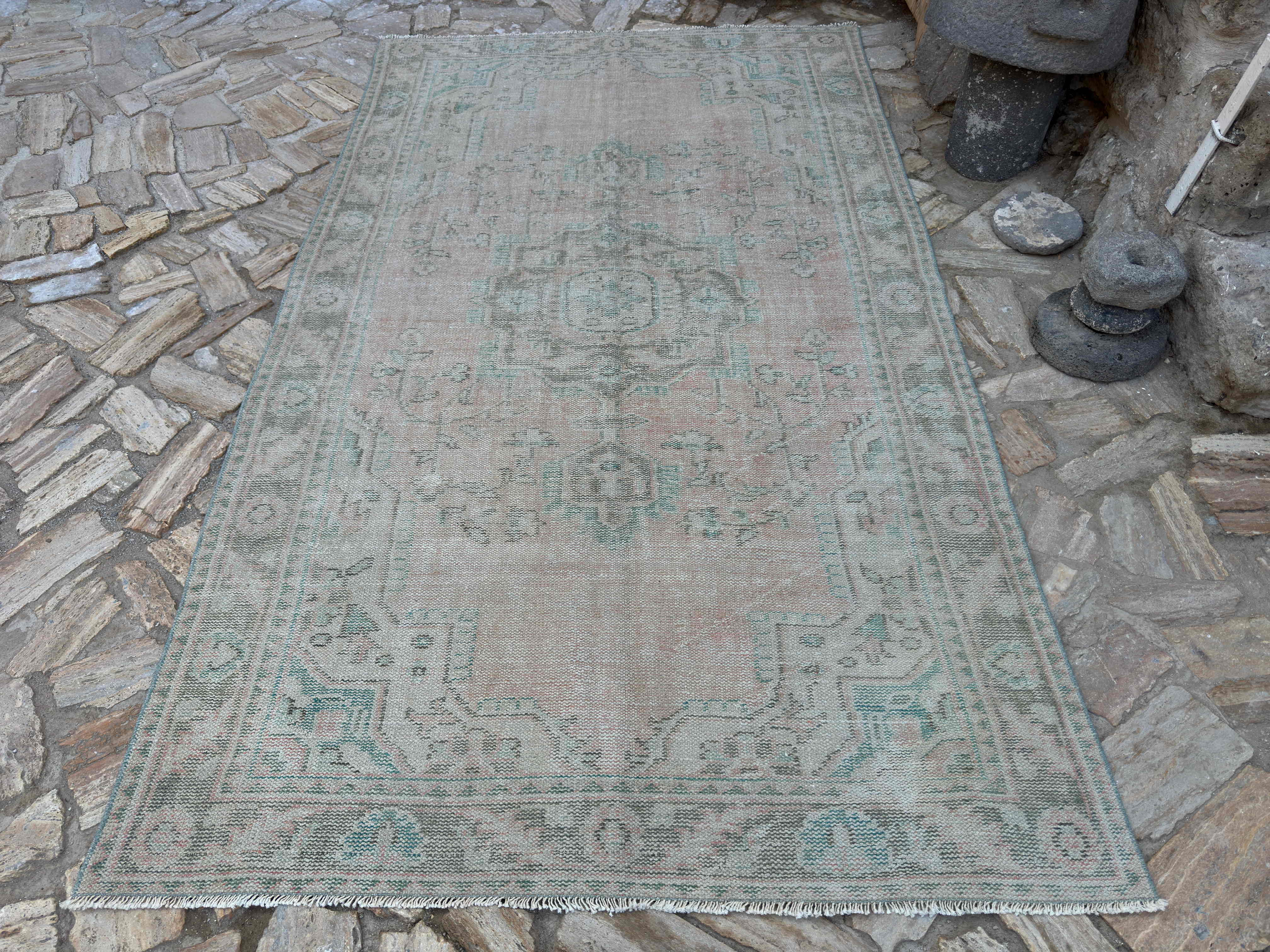 Hobart 5'9'' x 9'10''