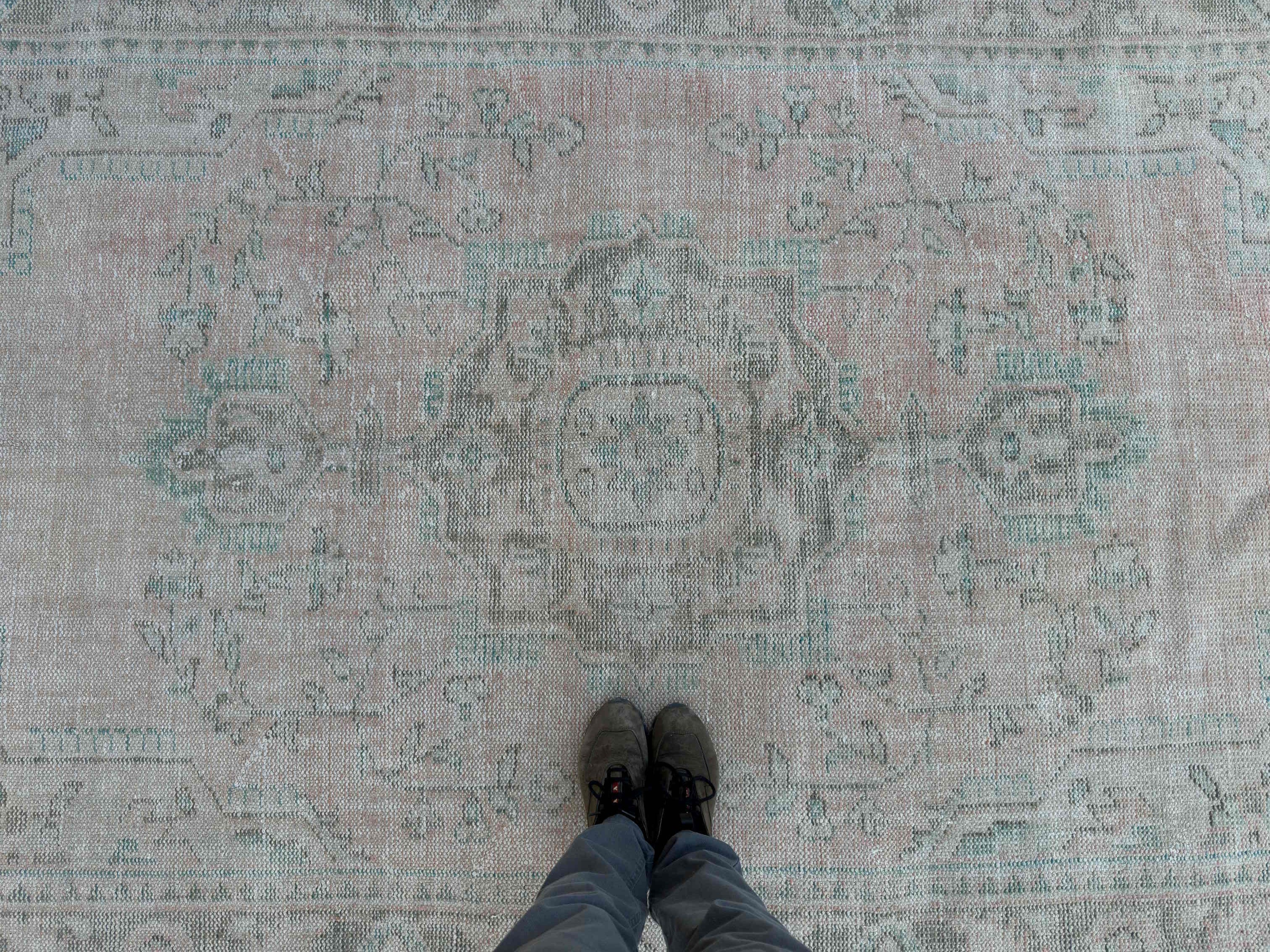 Hobart 5'9'' x 9'10''