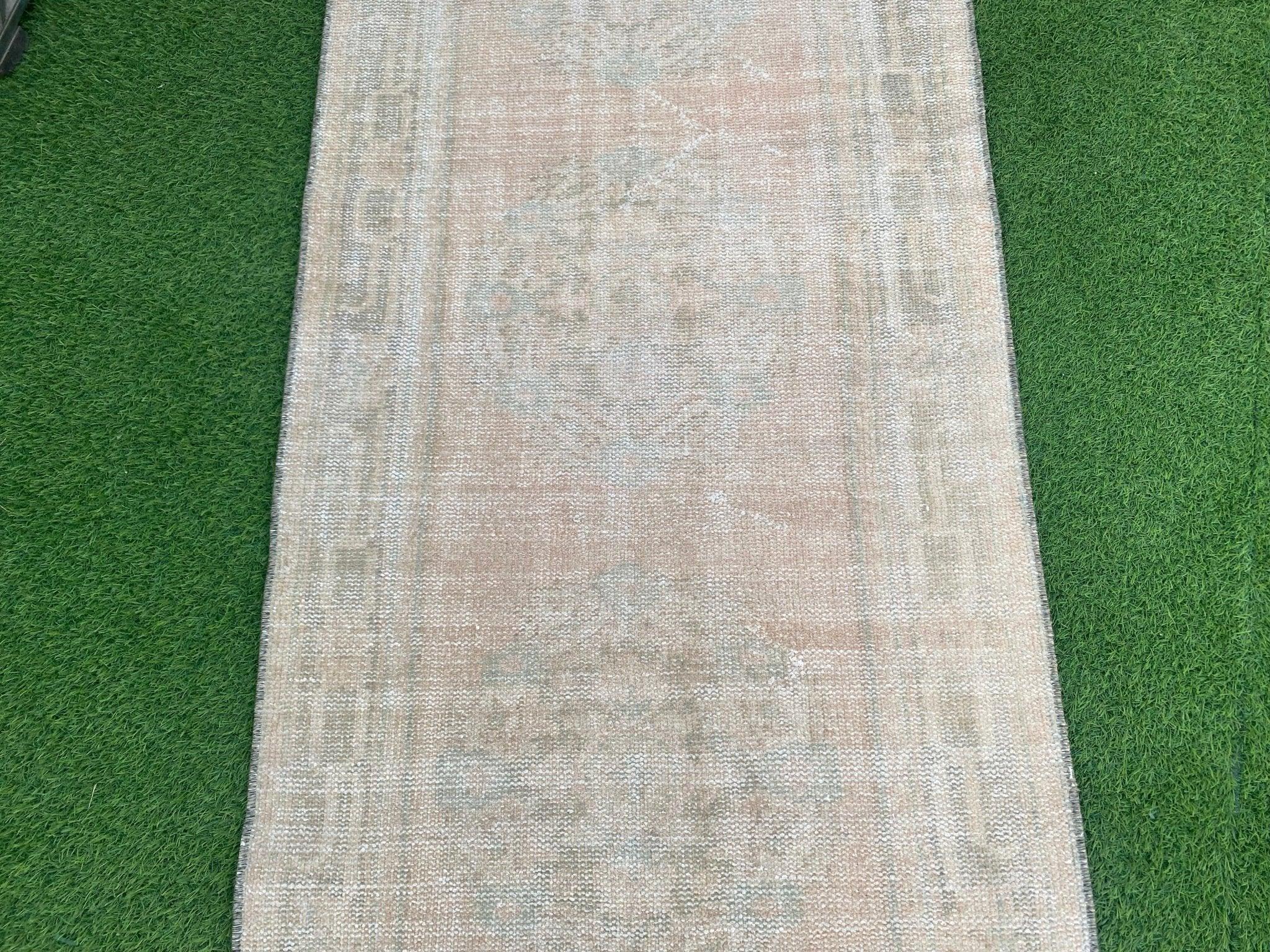 Huxley 2'9'' x 11'2''