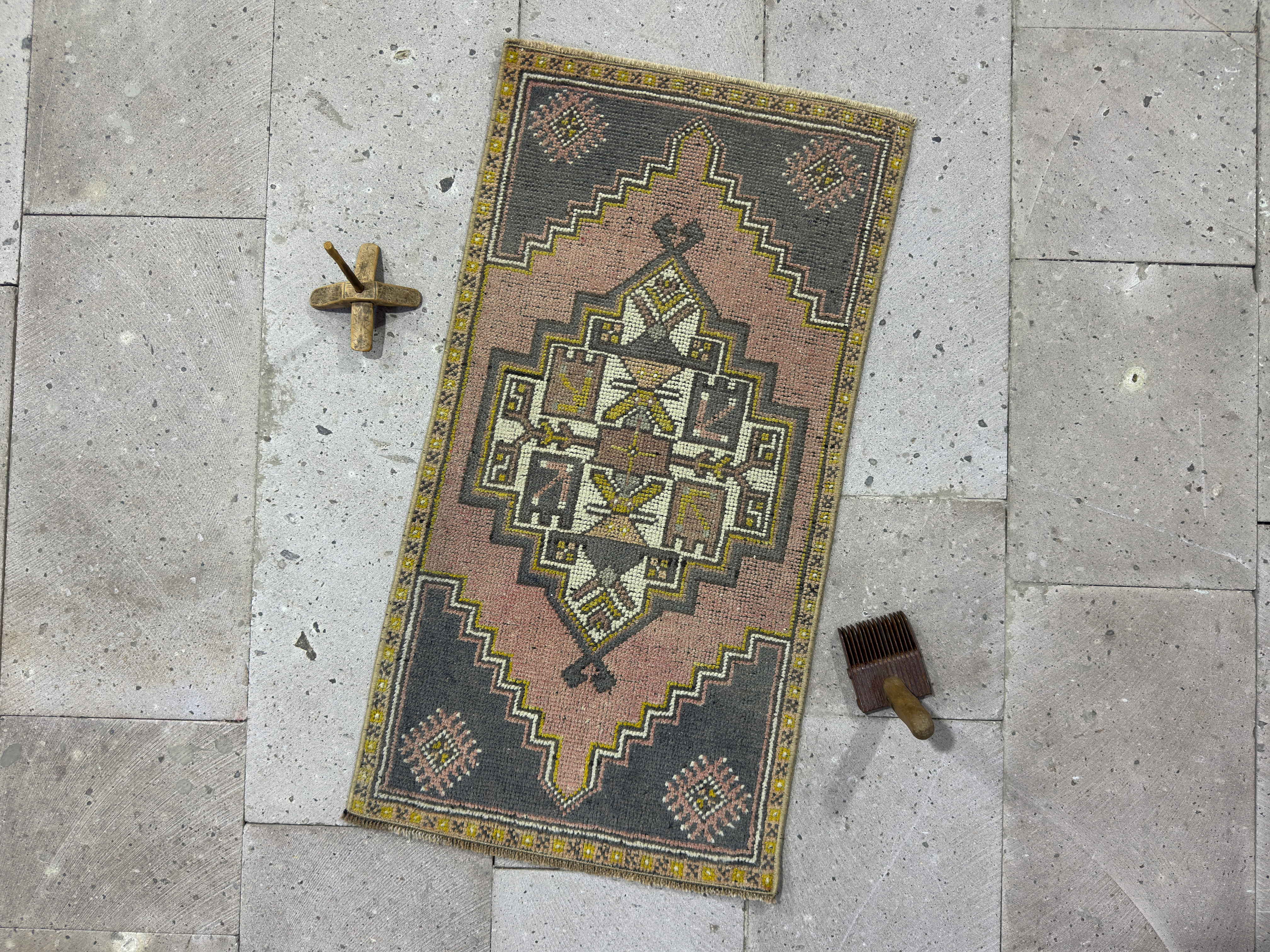 Inger 1’8” x 3’2”