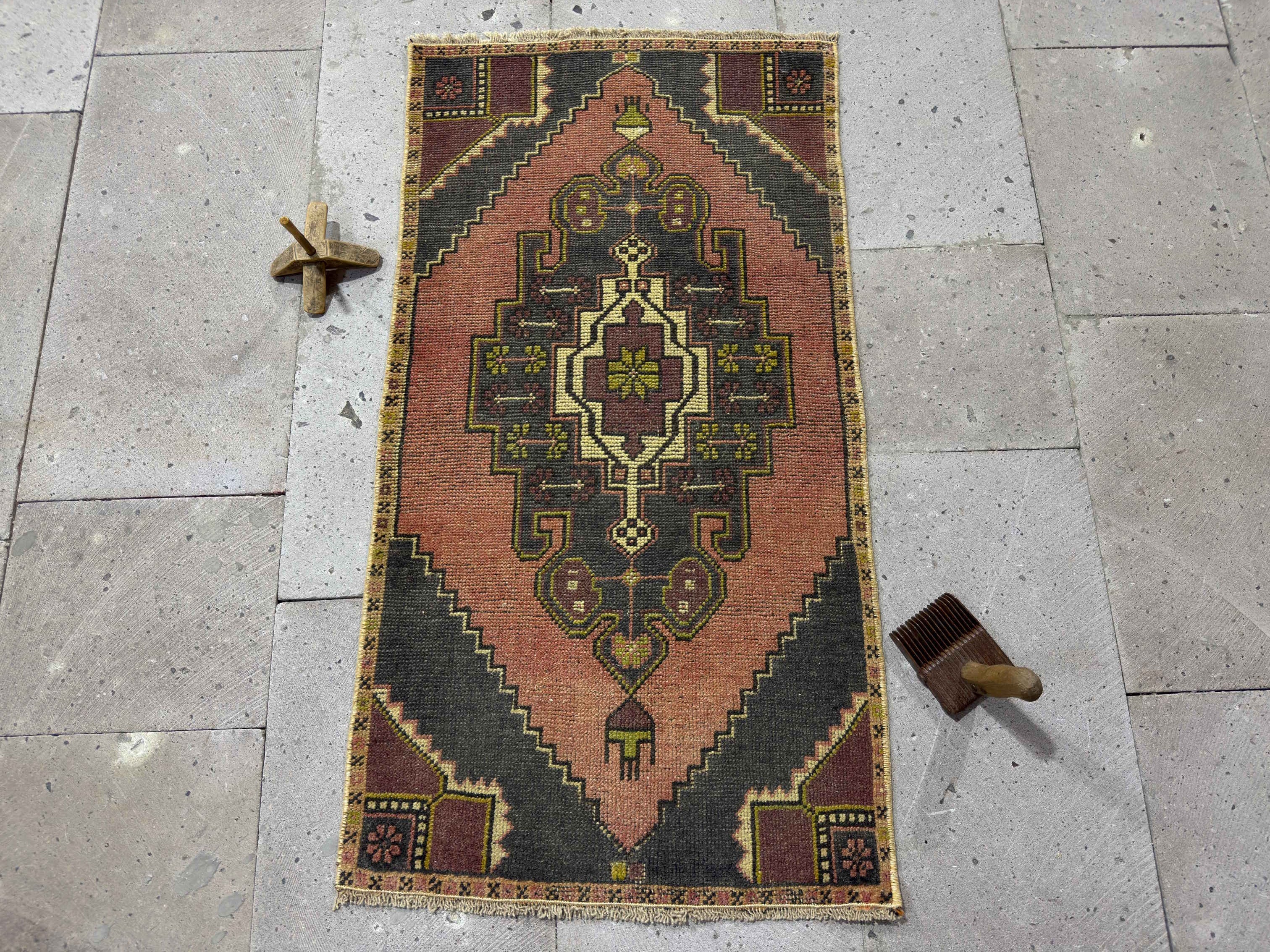 Jakai 1’10” x 3’5”