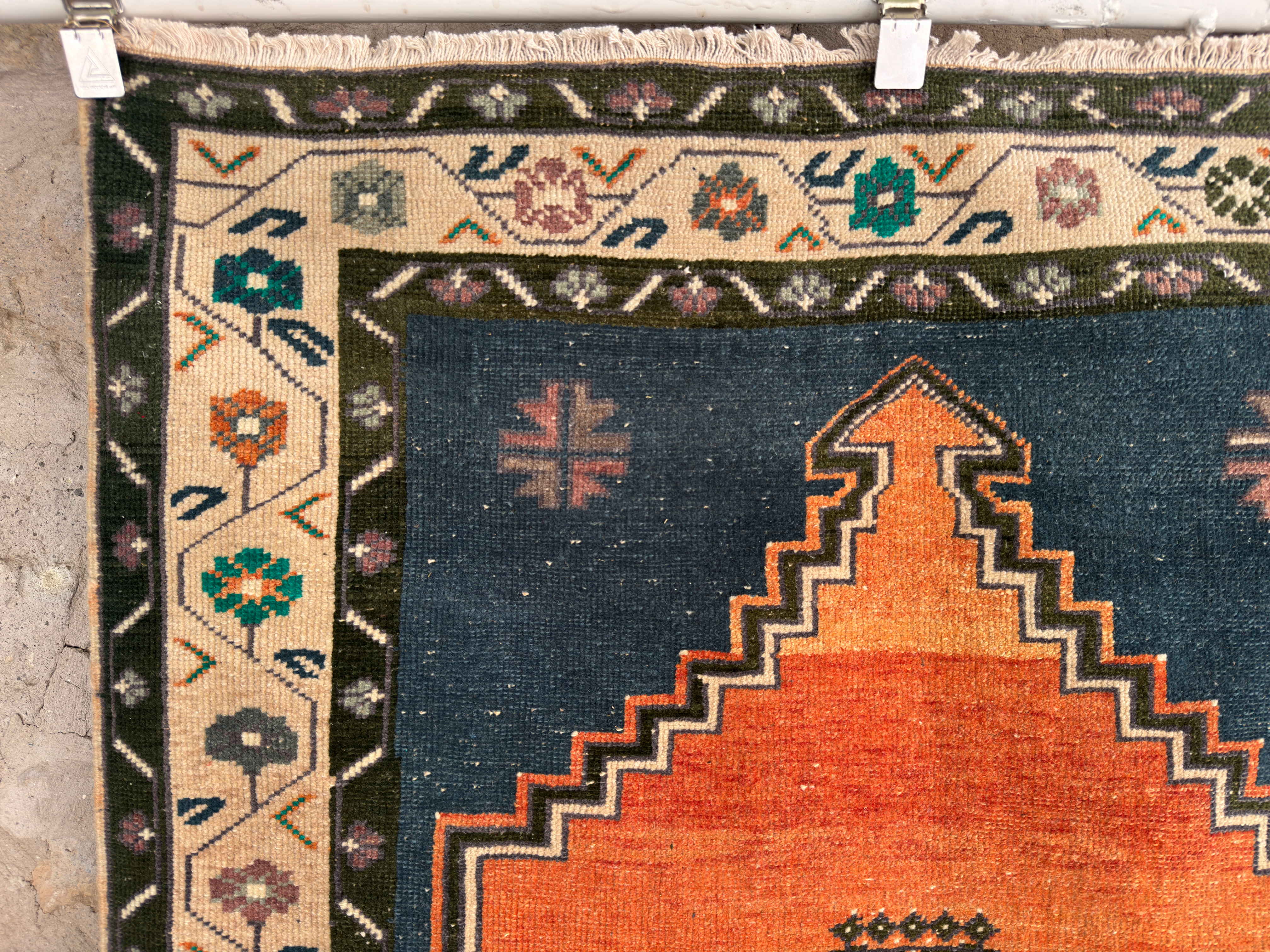 Jami 3’8” x 5’