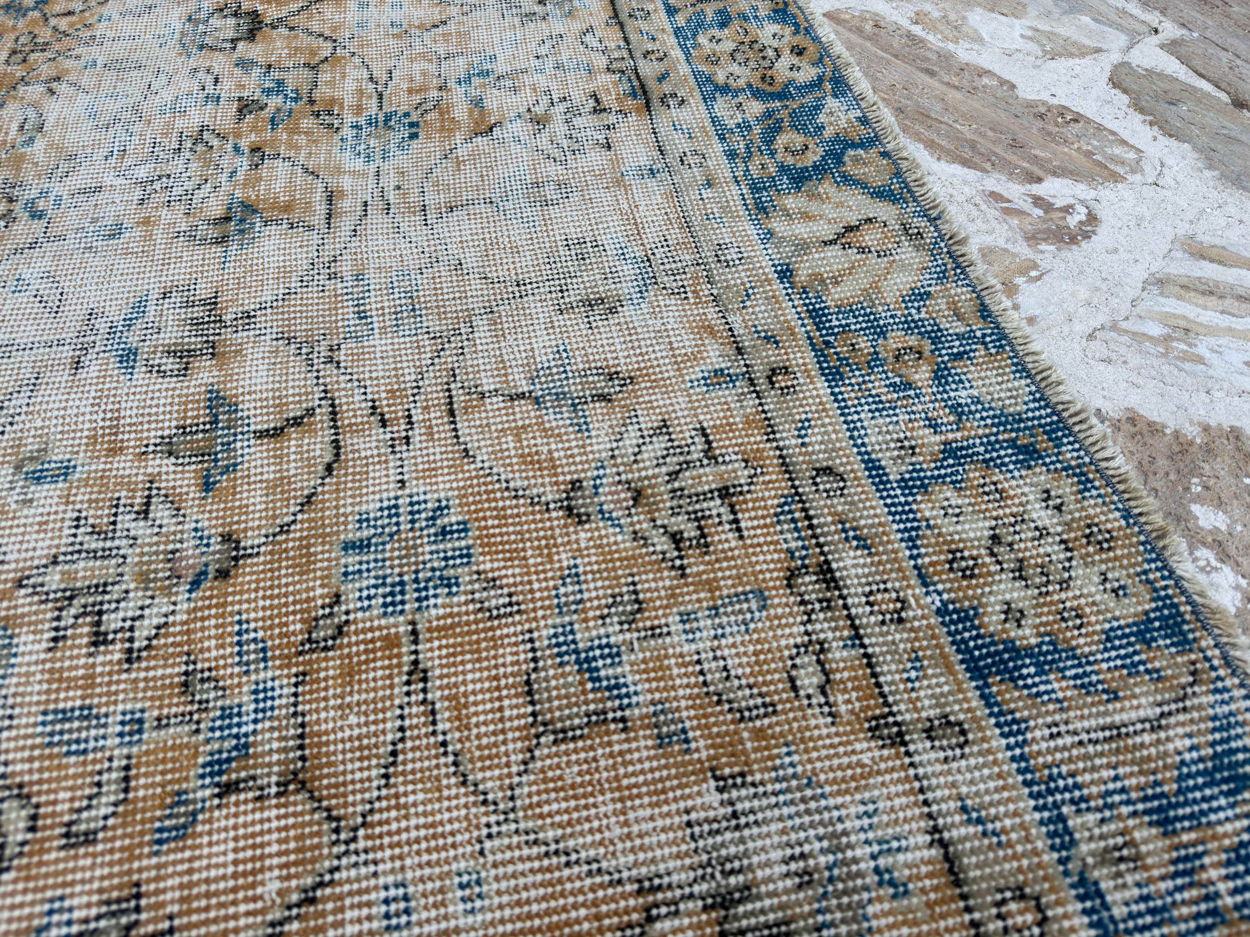 Jessi 5’2” x 8’1”