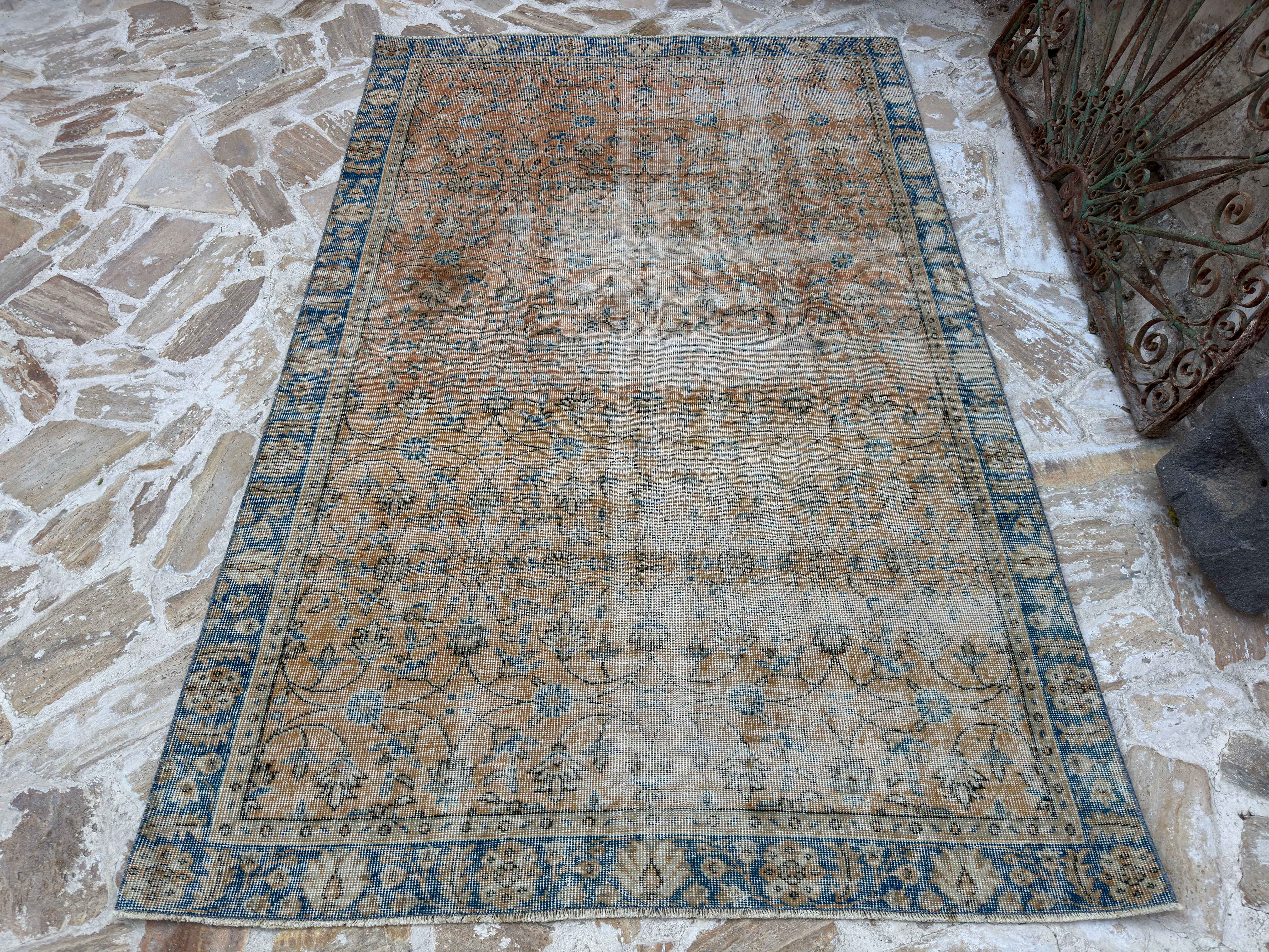 Jessi 5’2” x 8’1”