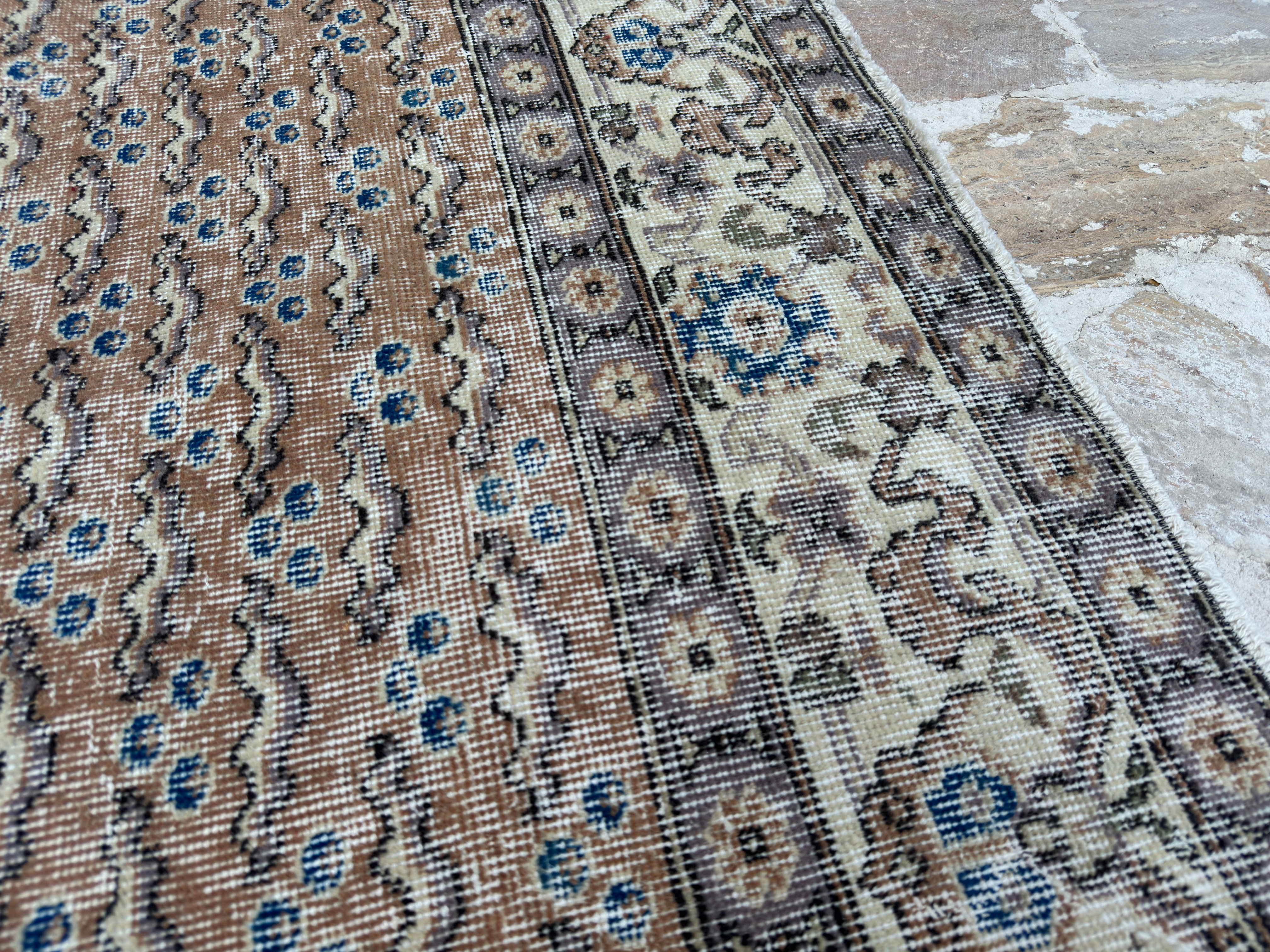 Joell 6’7” x 9’5”