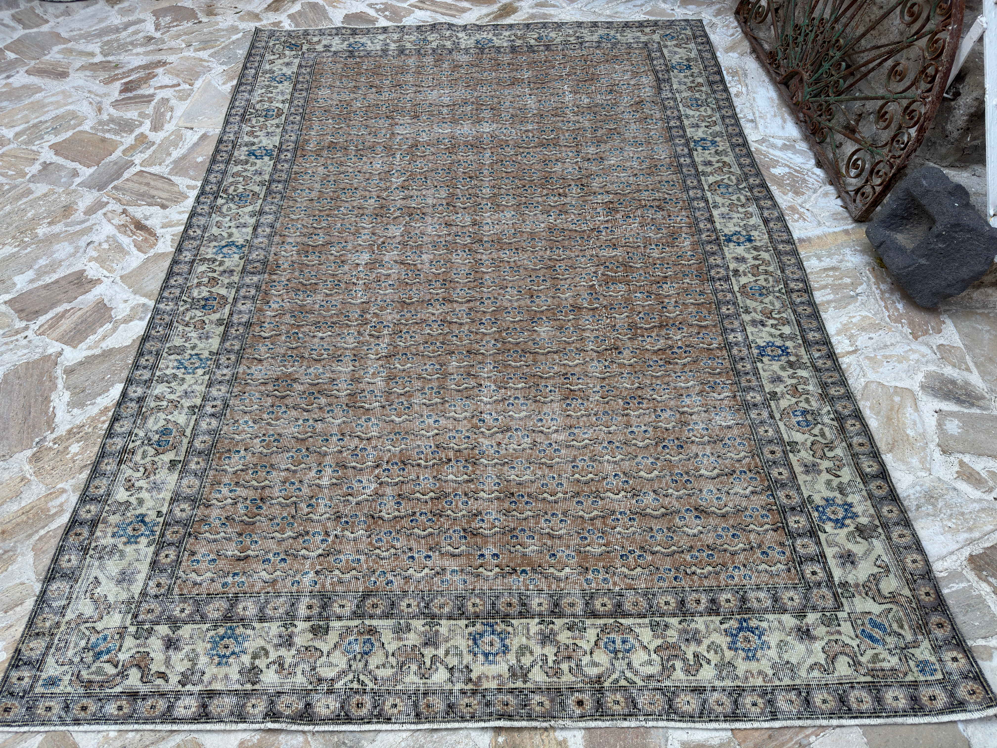 Joell 6’7” x 9’5”