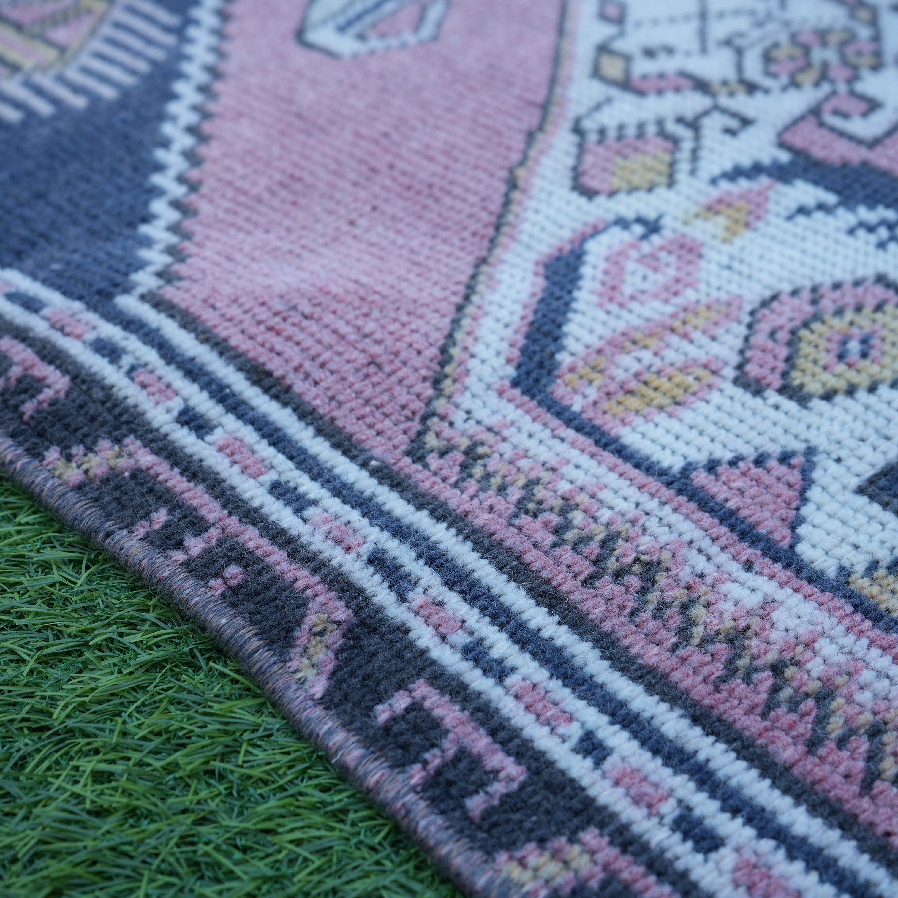 Joice - Vintage Rug