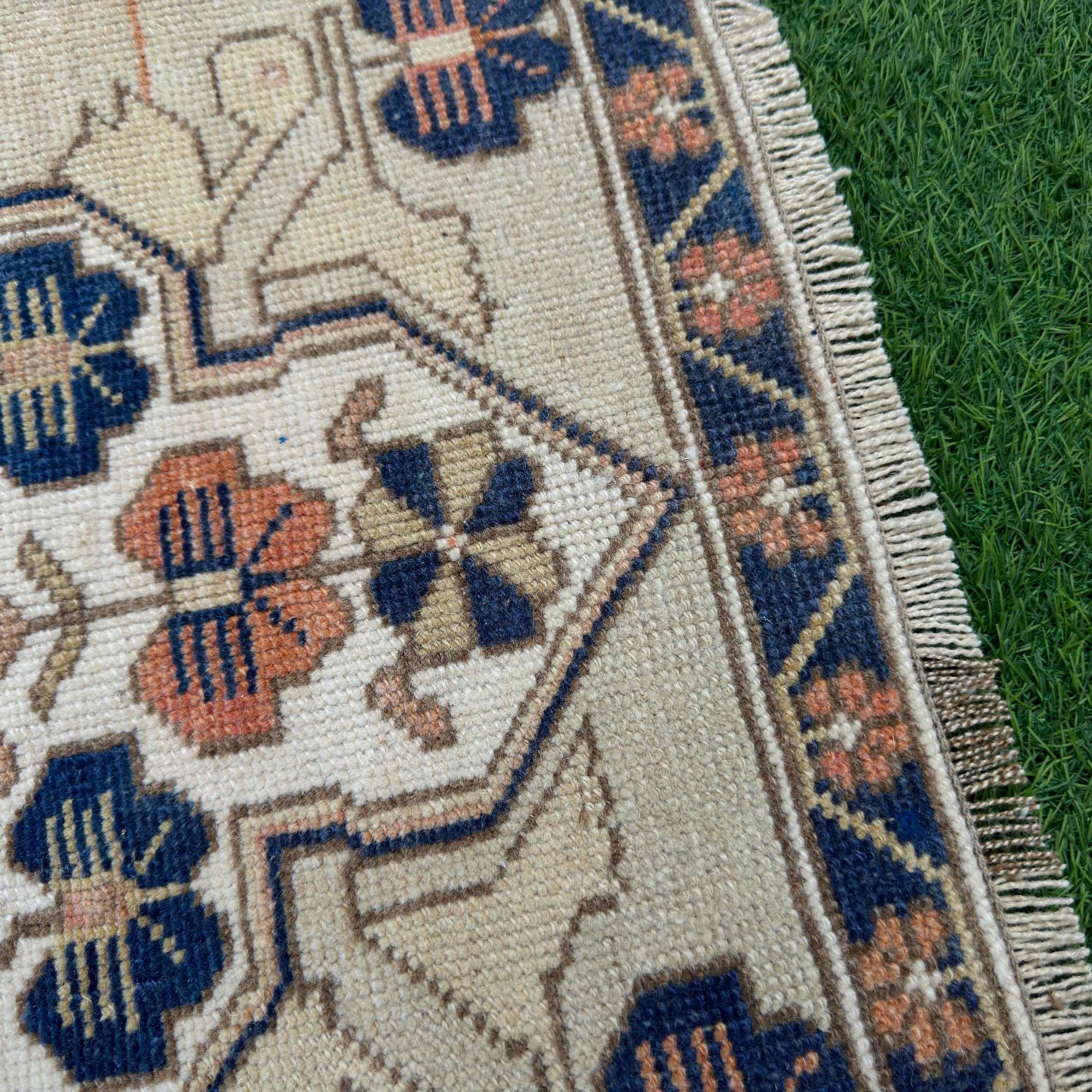 Kaelan 2' x 2'1''