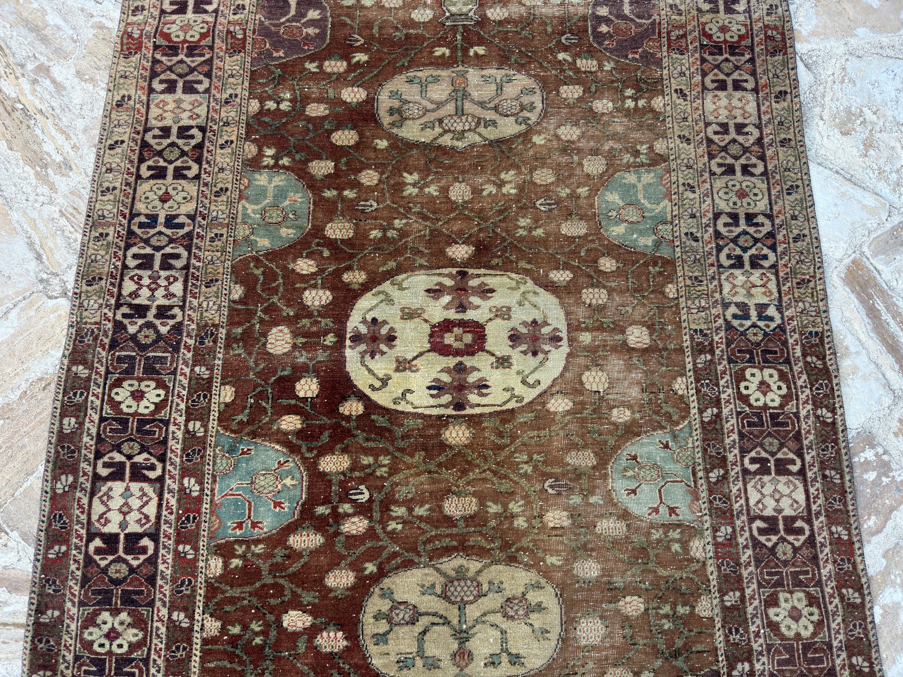 Karine 4’ x 5’7”