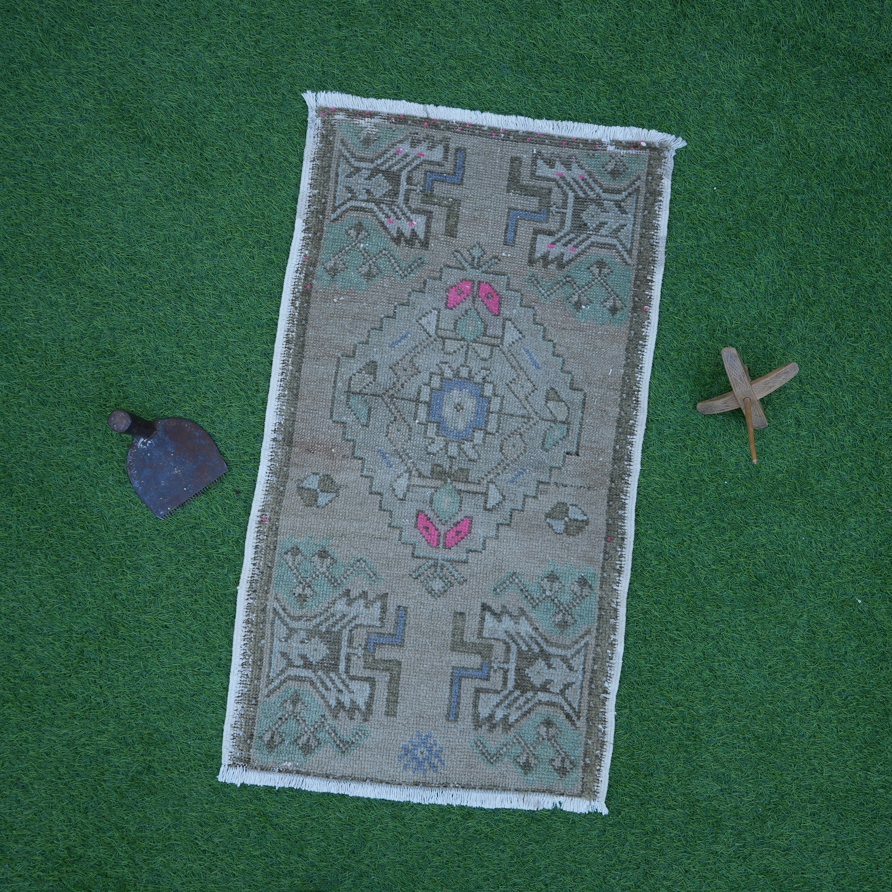 Kate - Small Vintage Rug