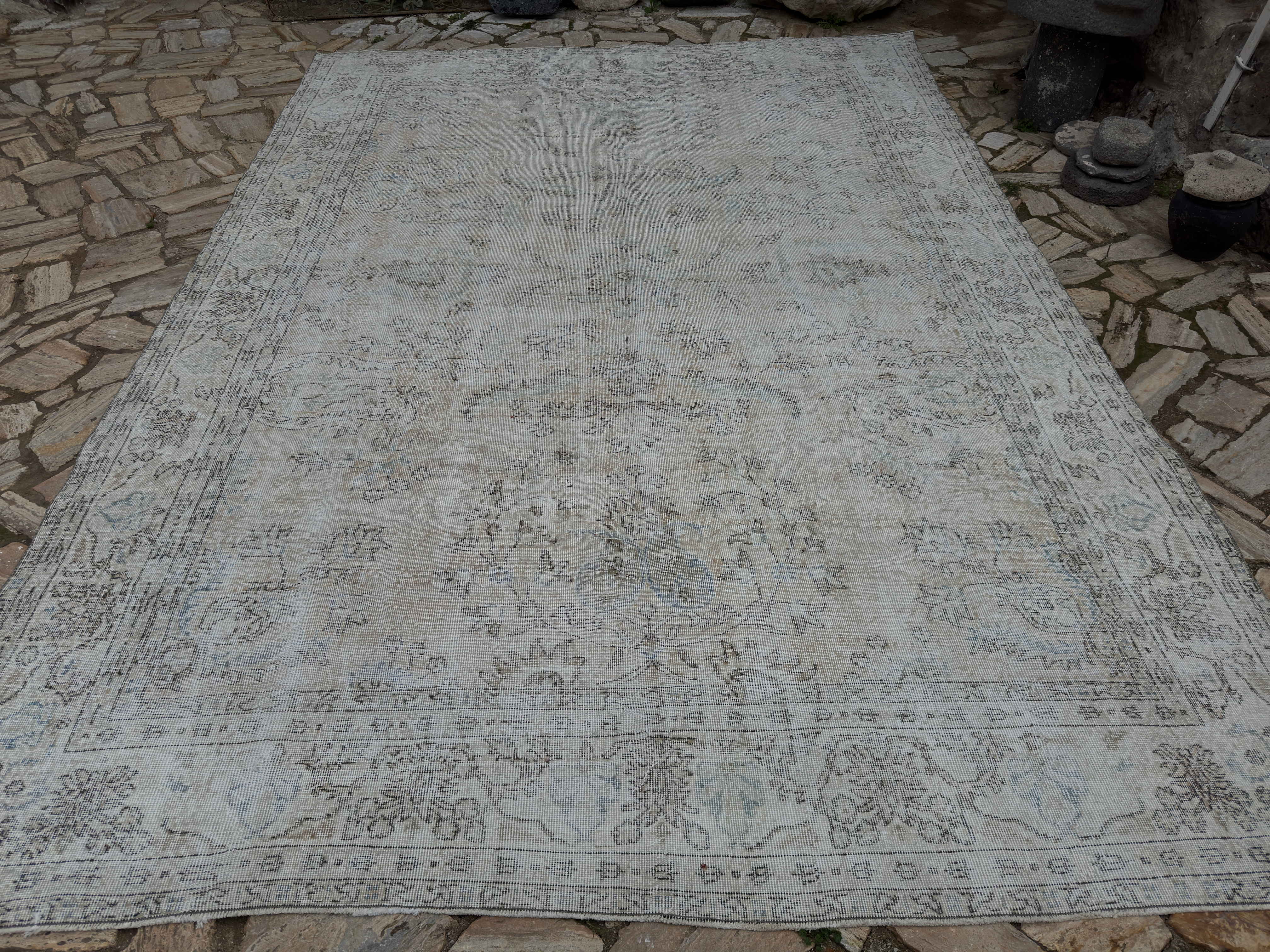 Kellen 8'10" x 12'6"