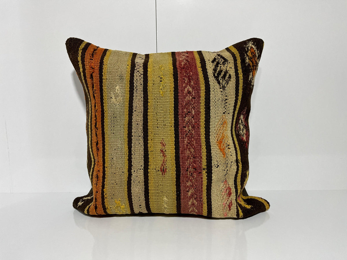 Beige kilim pillow with traditional design, handmade in Turkey – EE00149.