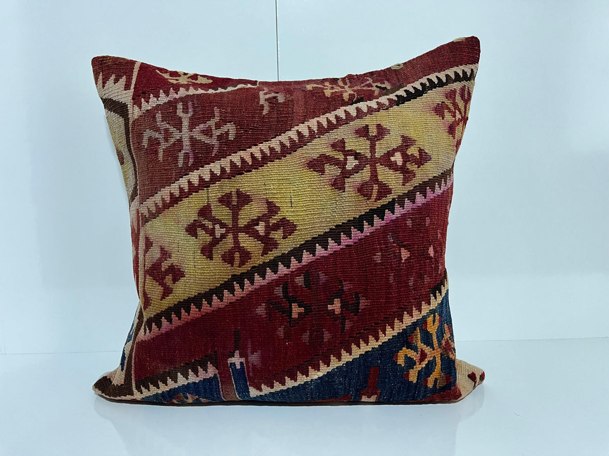 Red kilim pillow with geometric design, handmade in Turkey – EE00313.