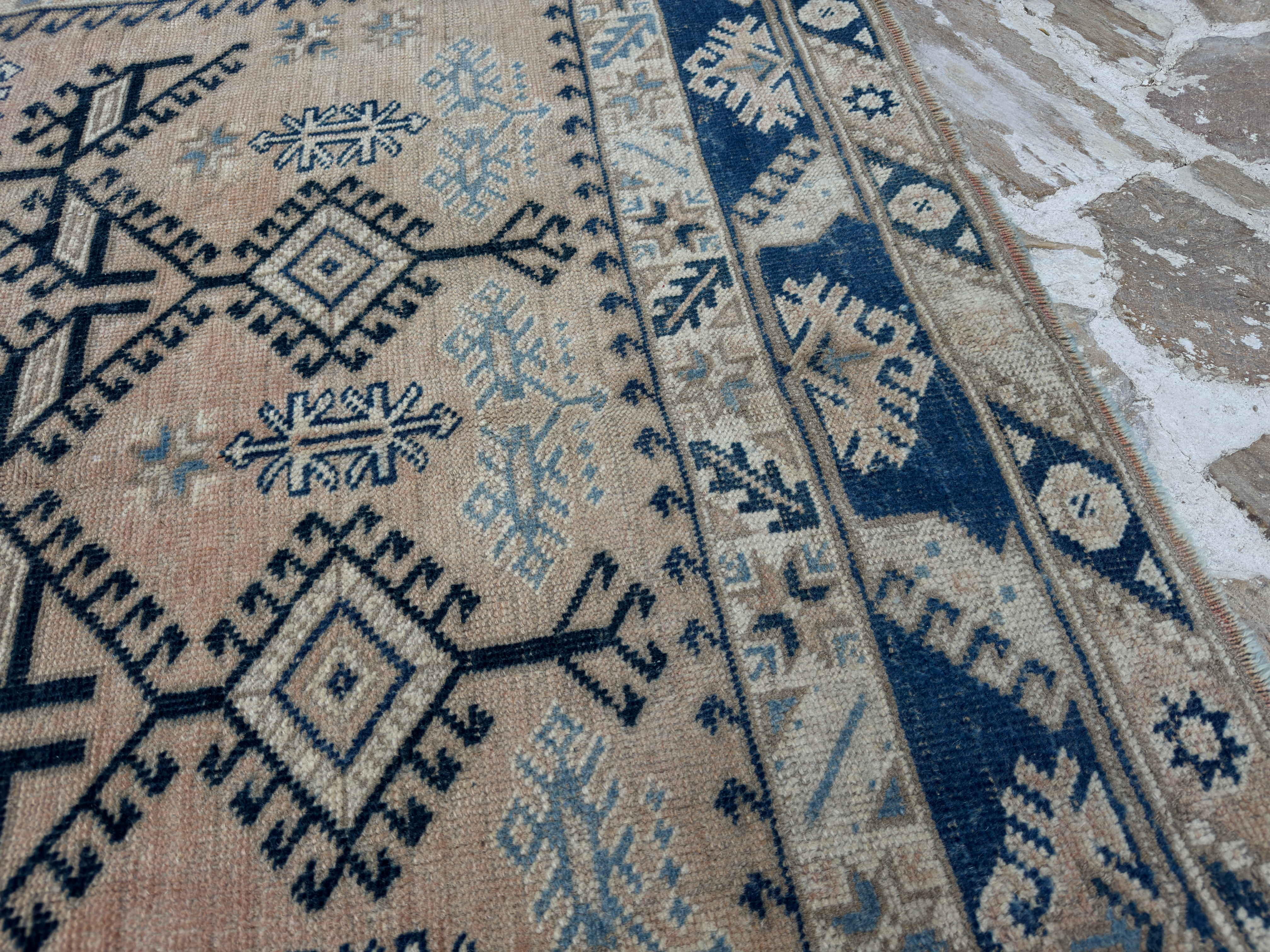 Kitty 6’6” x 9’