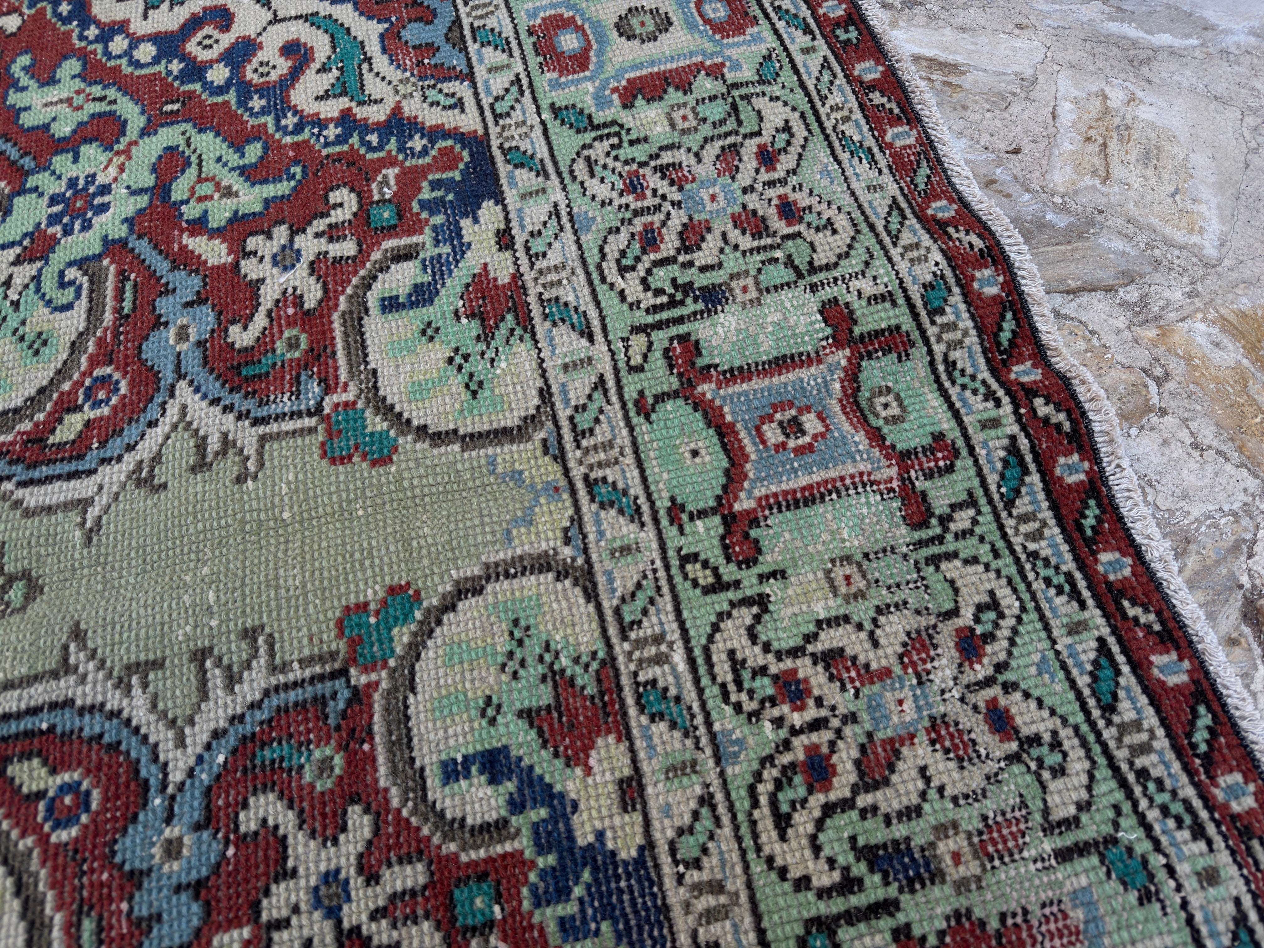 Laina 5’6” x 10’10”