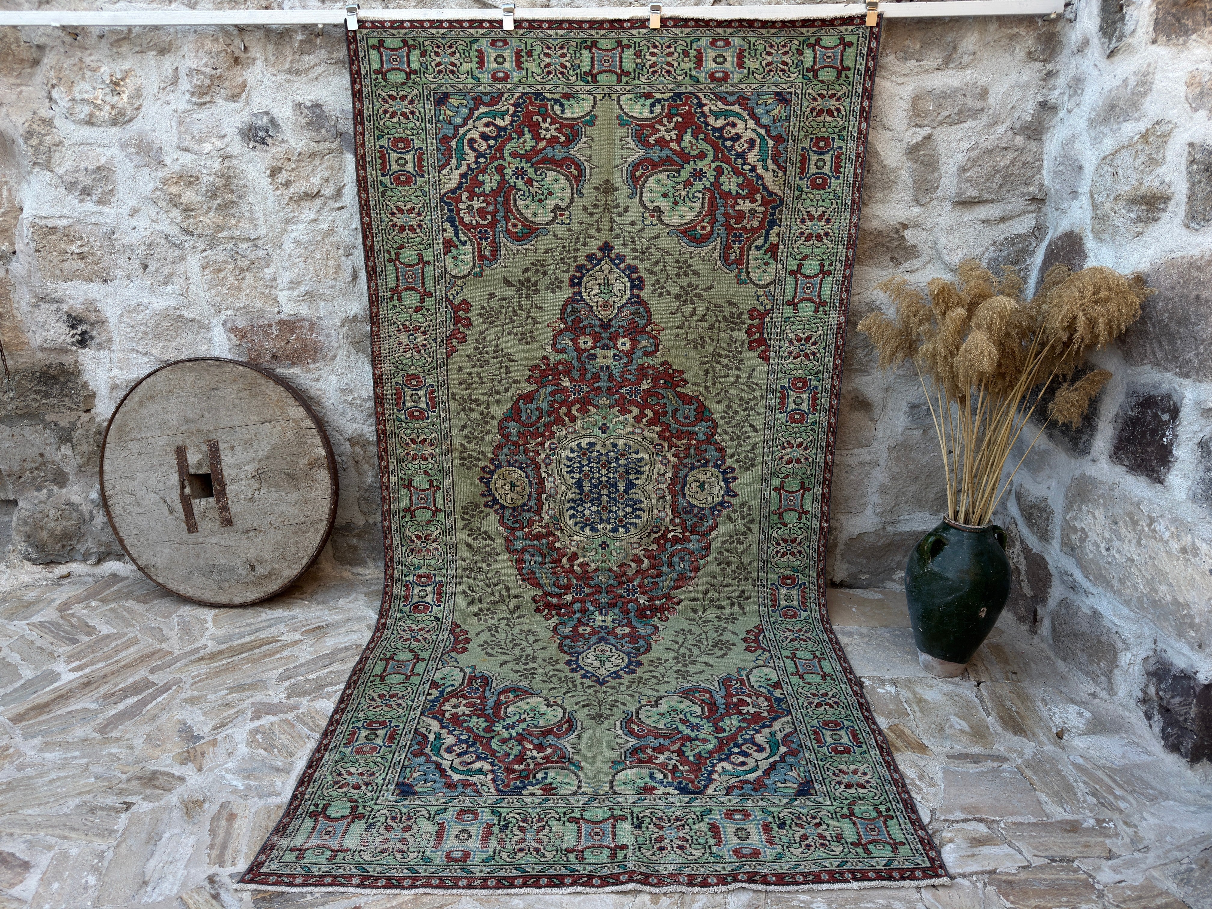 Laina 5’6” x 10’10”