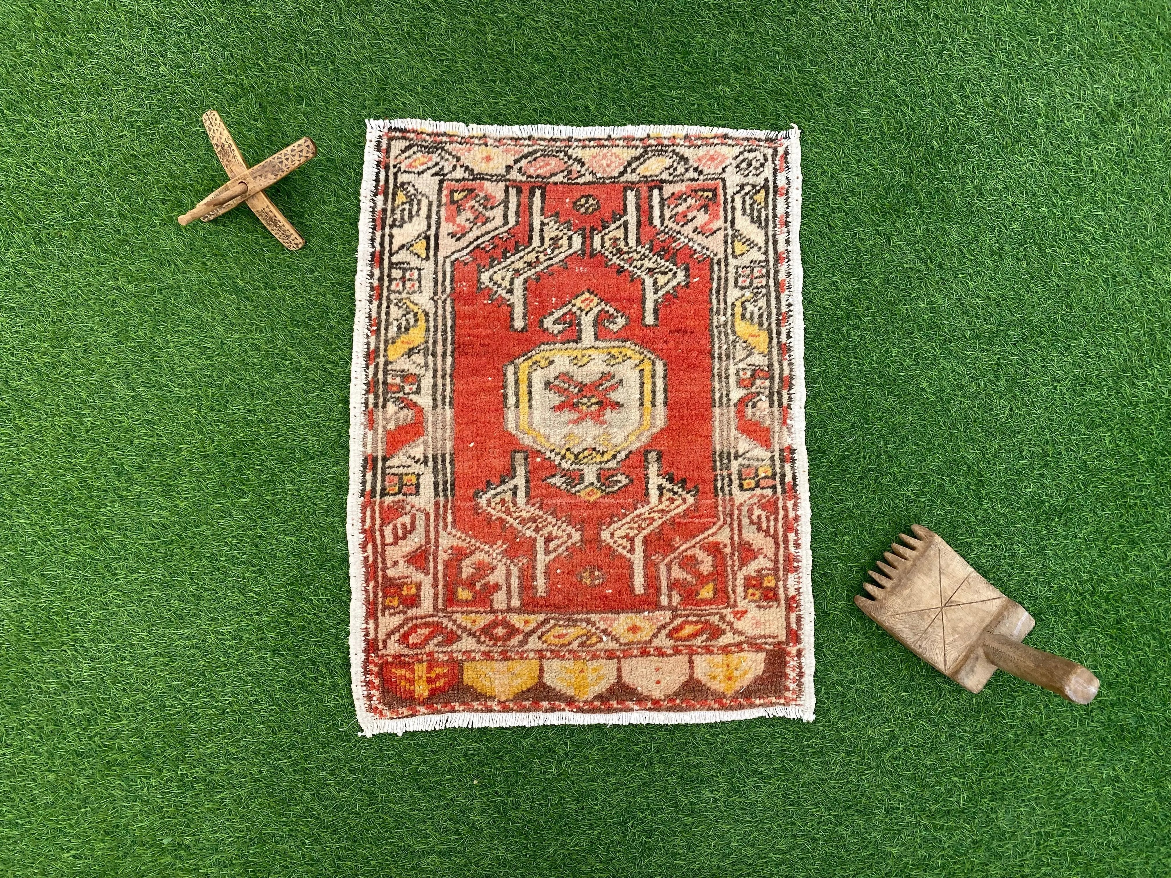 Lauren 1'8'' x 2'3''