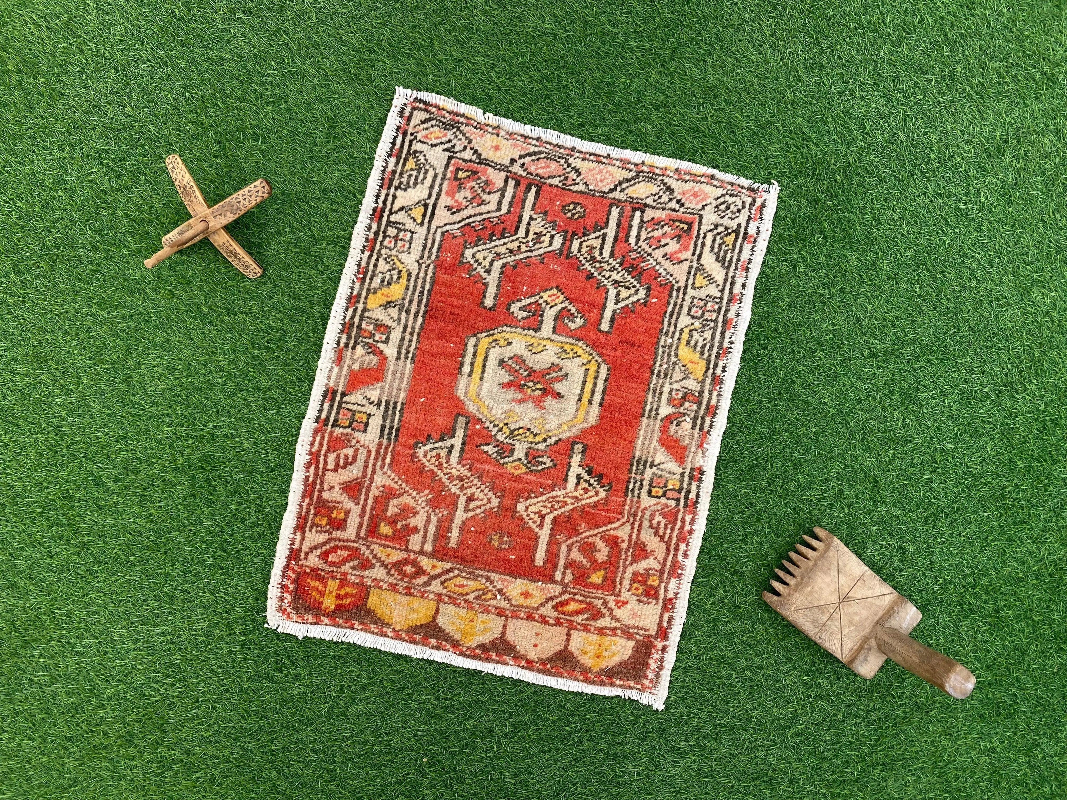 Lauren 1'8'' x 2'3''