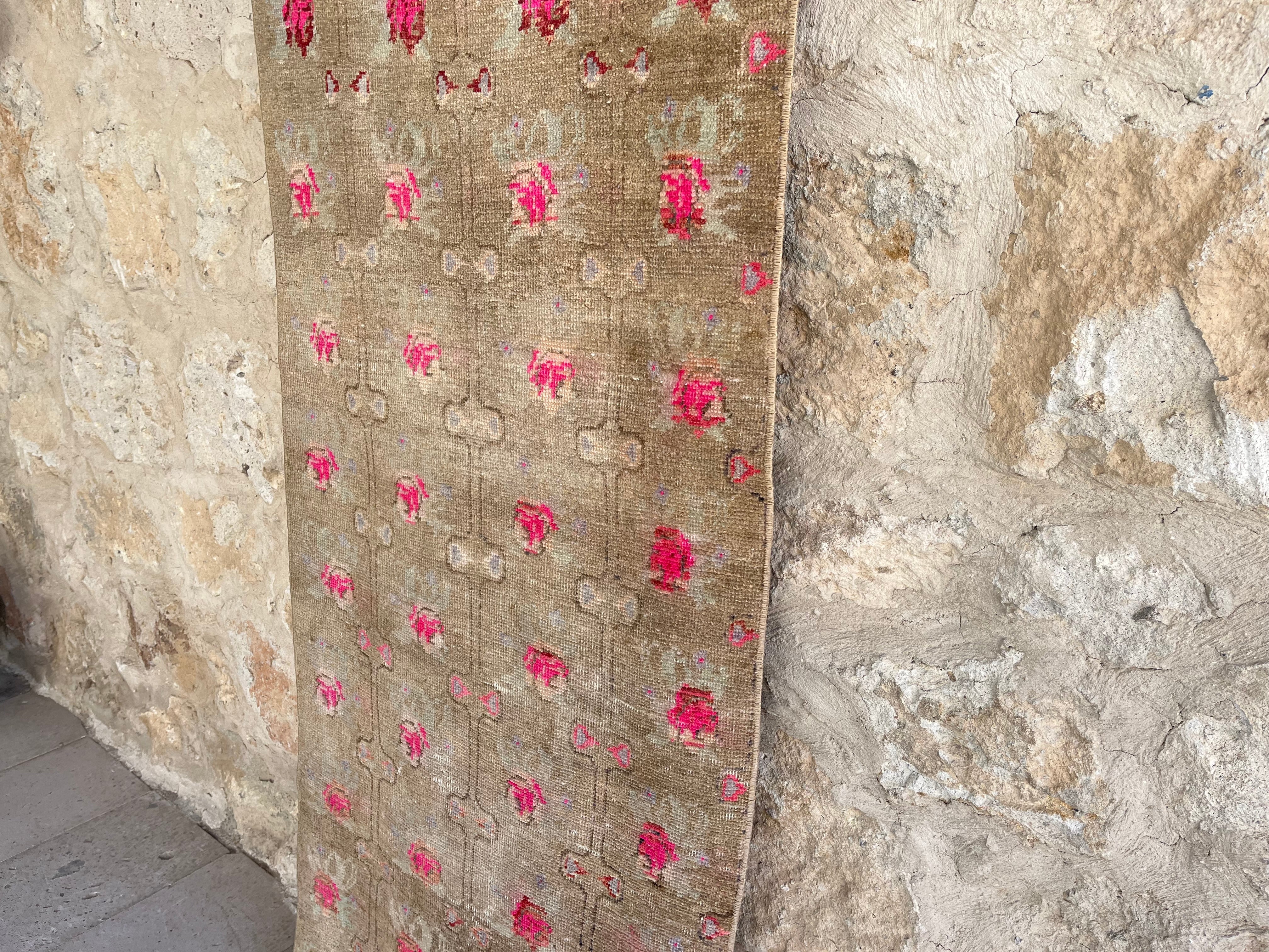 Leonel 2'6'' x 12'9''