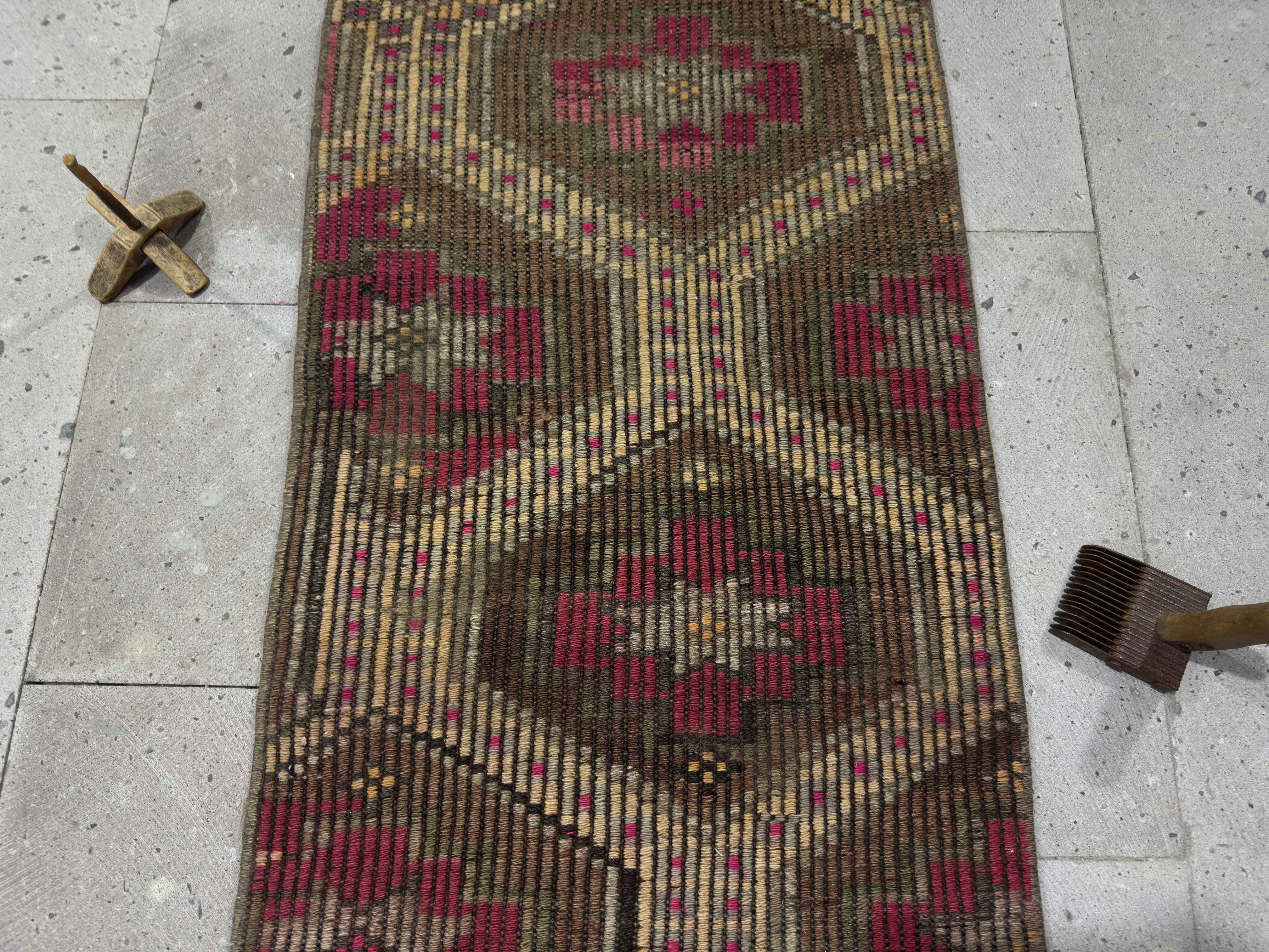 Mada 2’ x 4’4”