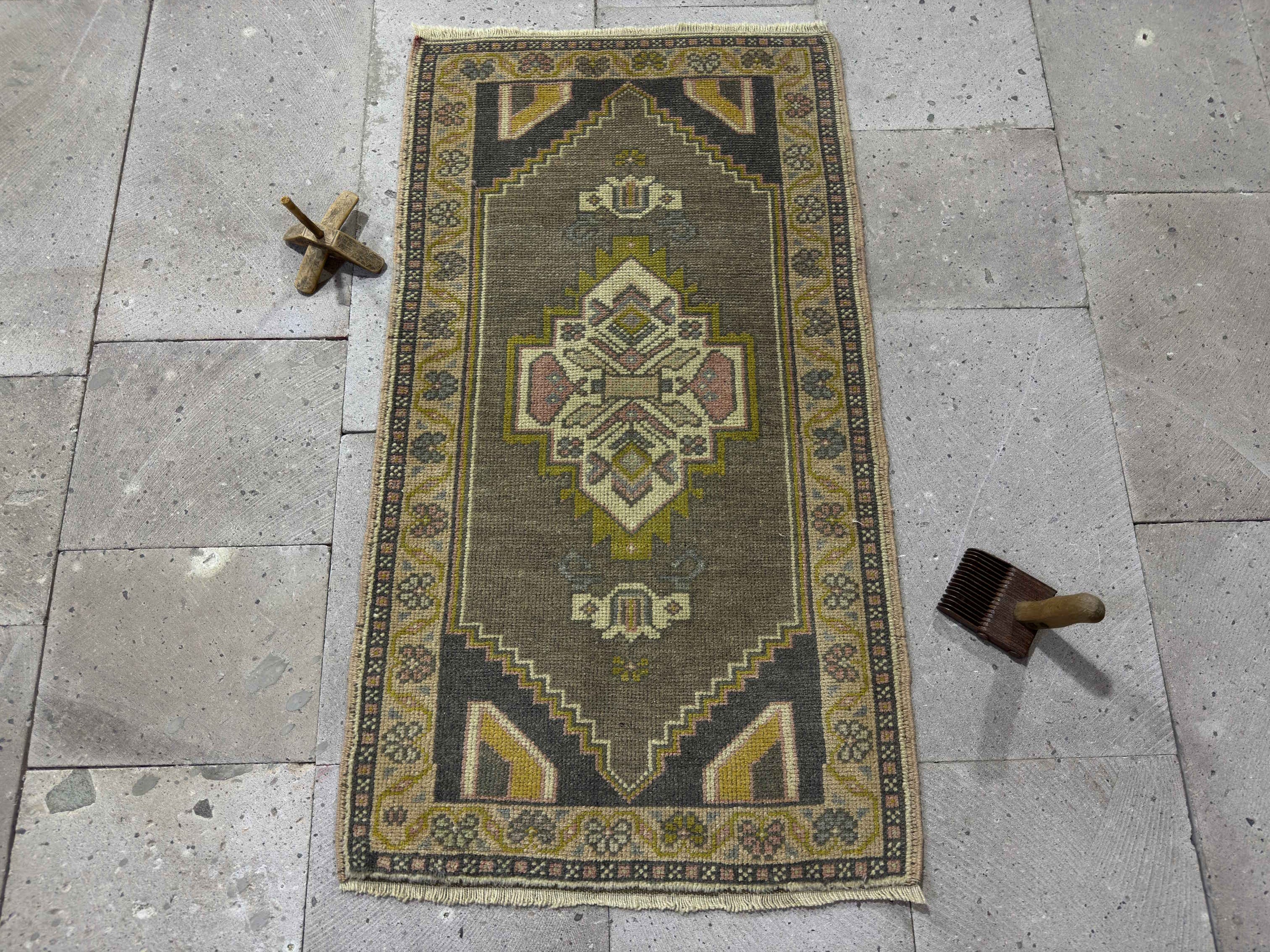 Marisa 2’ x 3’7”