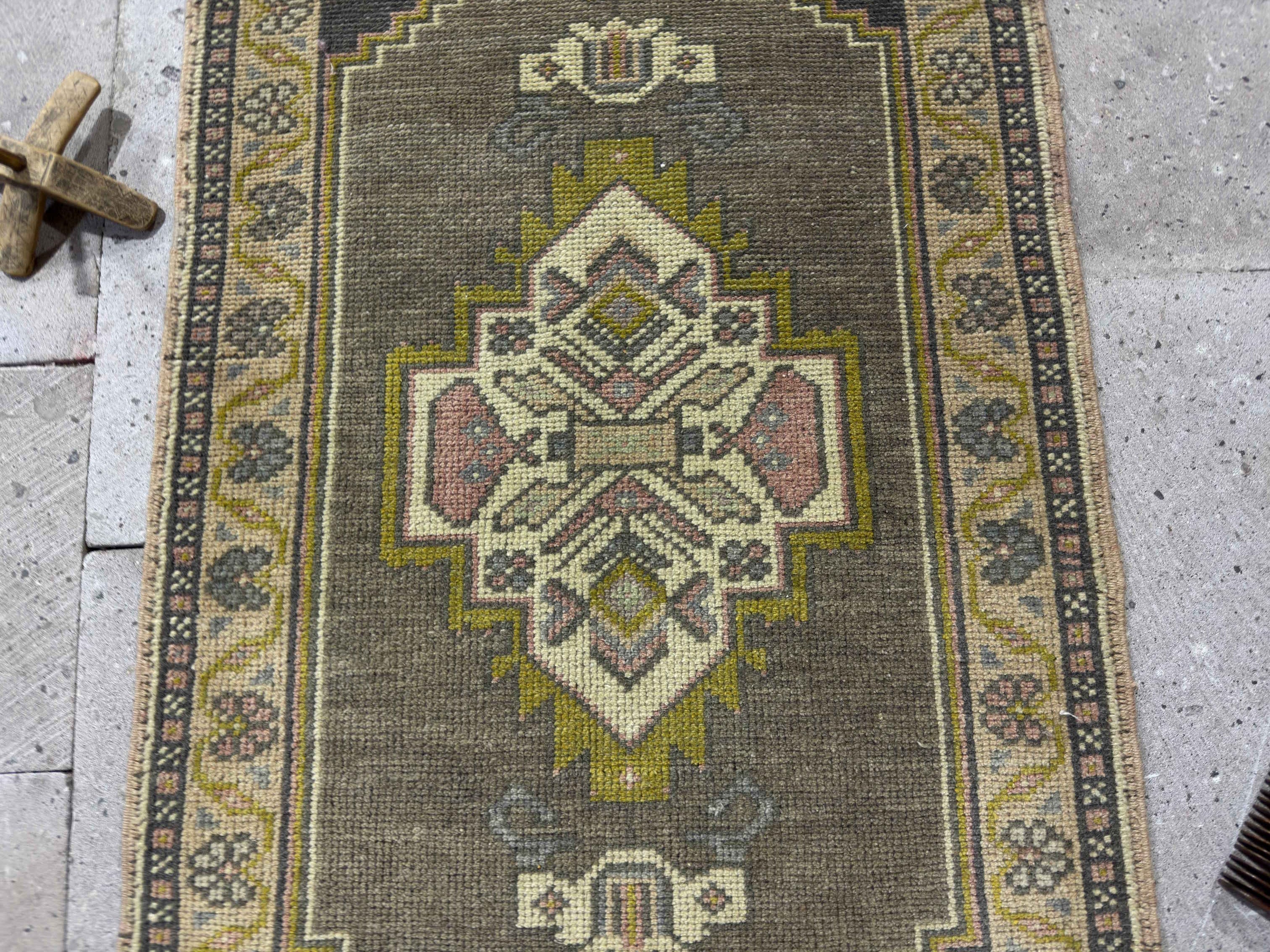 Marisa 2’ x 3’7”