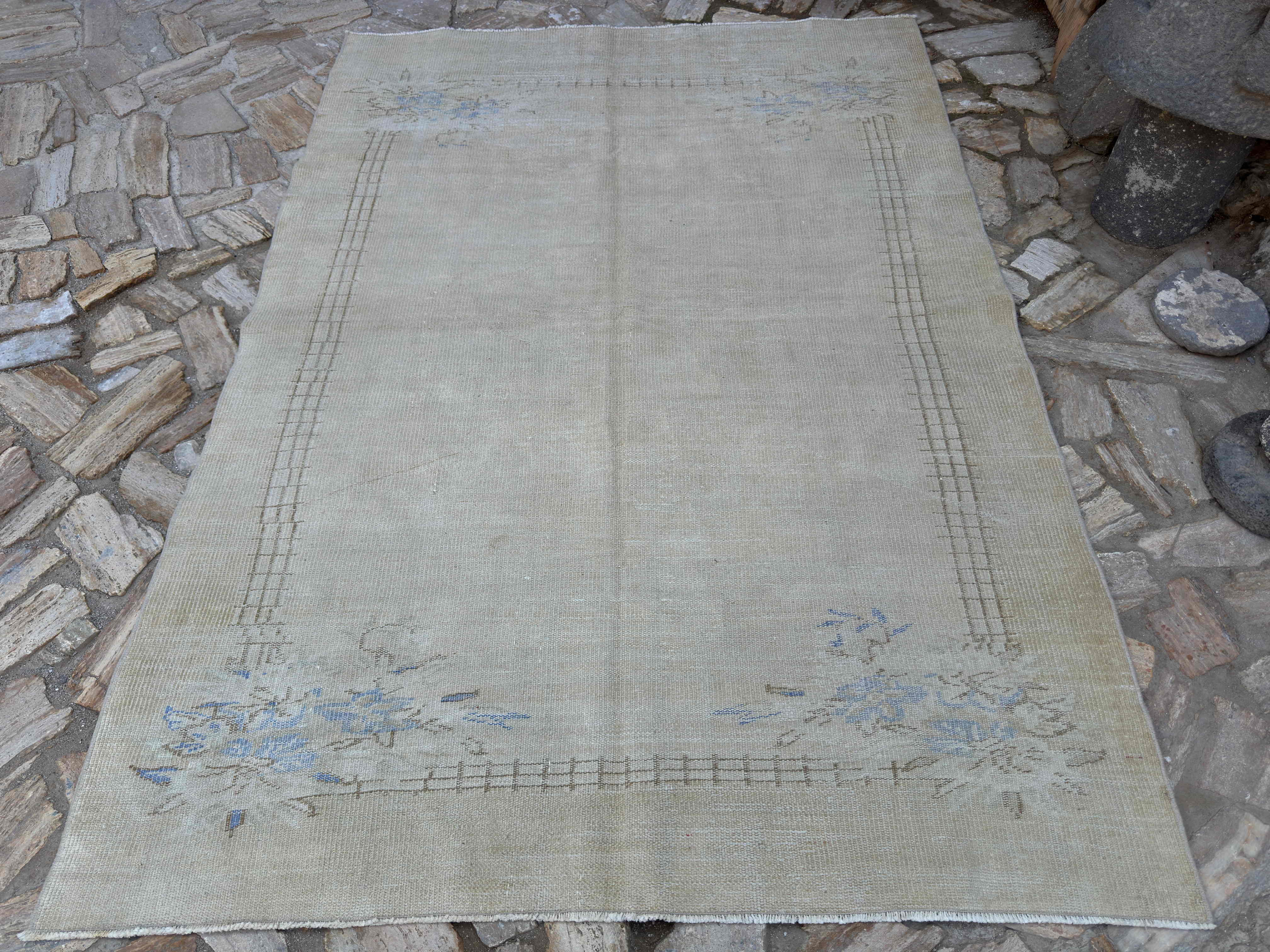 Marshall 5'10'' x 8'3''