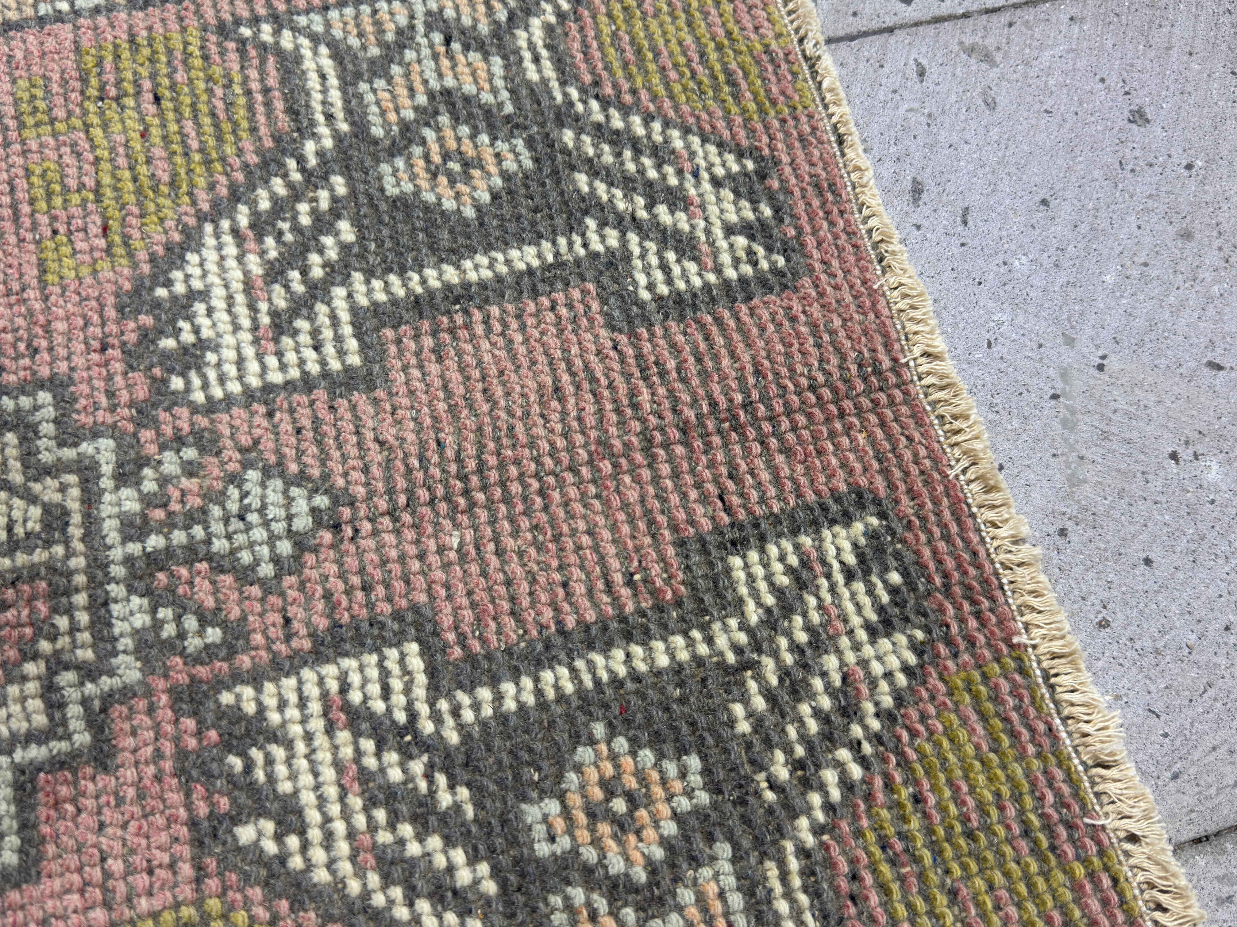 Matti 1’7” x 3’1”