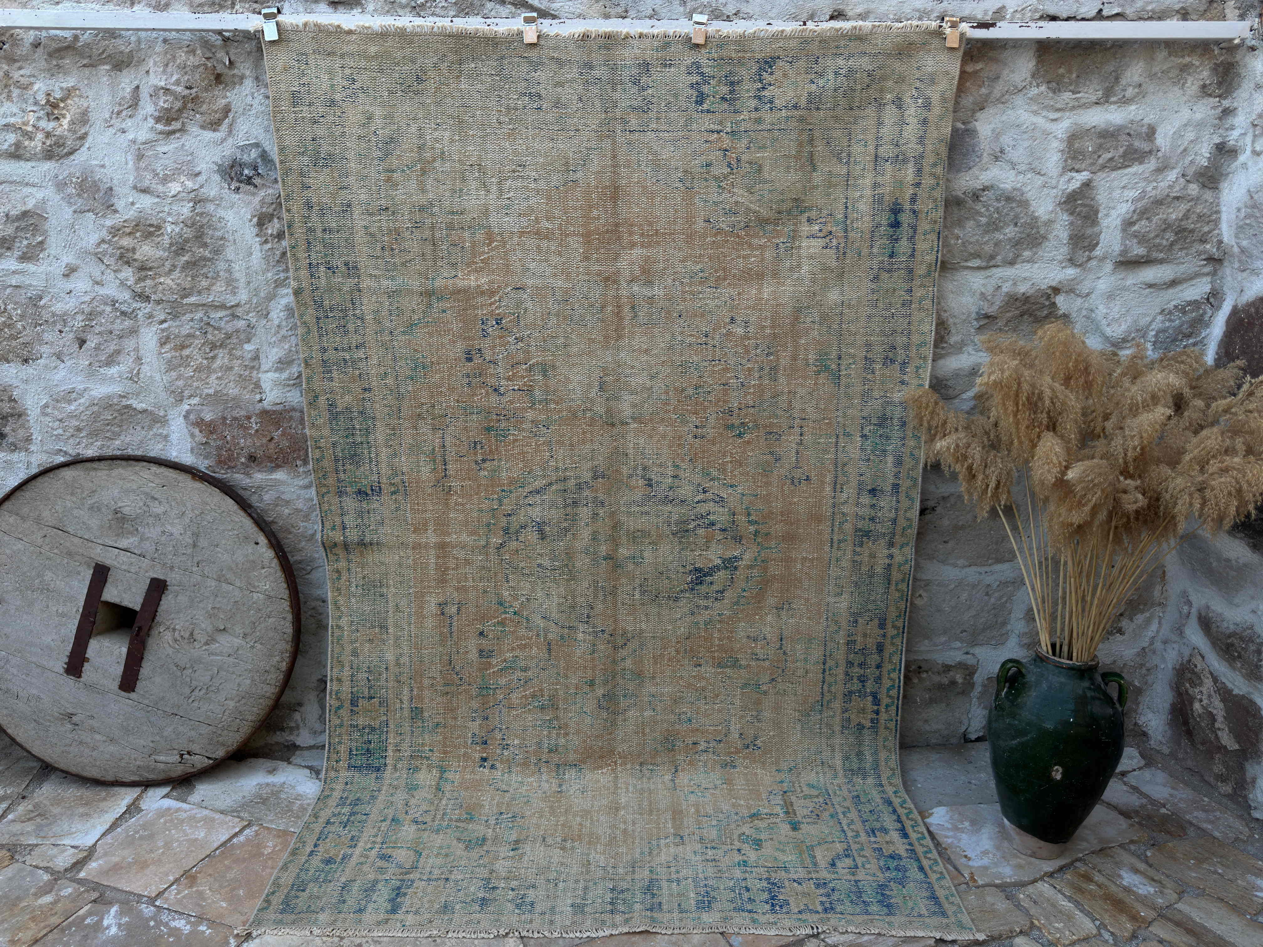 Maximilian 5'8'' x 8'7''