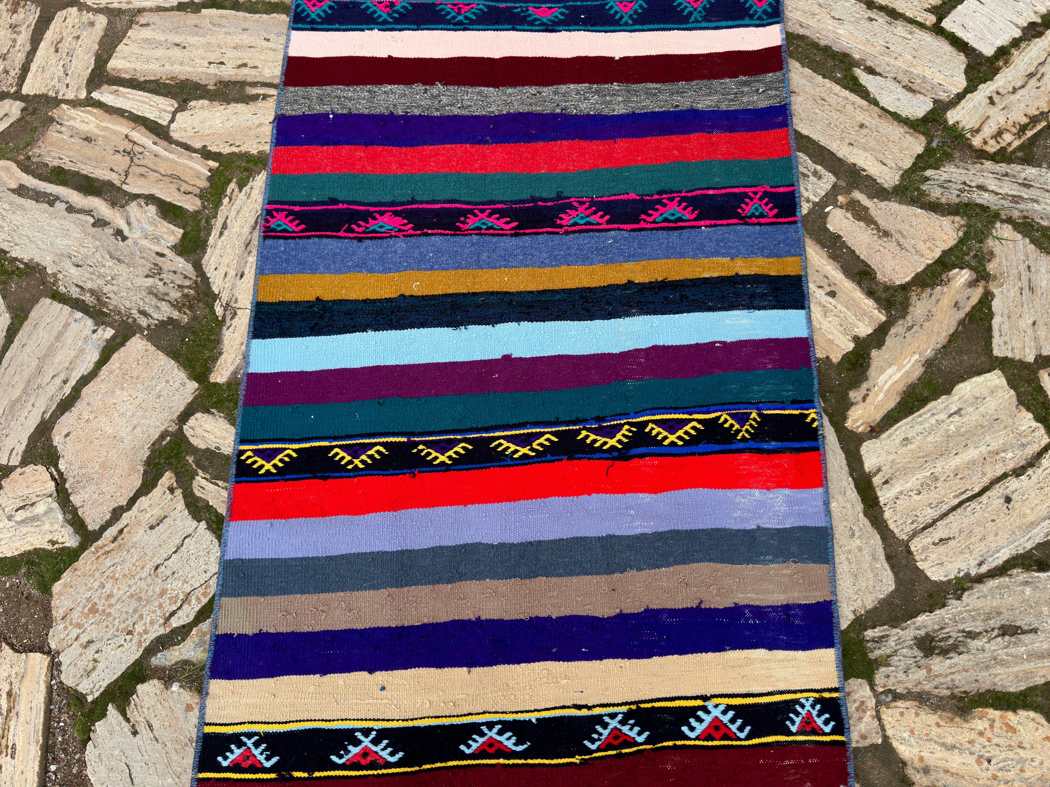 Maxwell 2'6'' x 10'6''