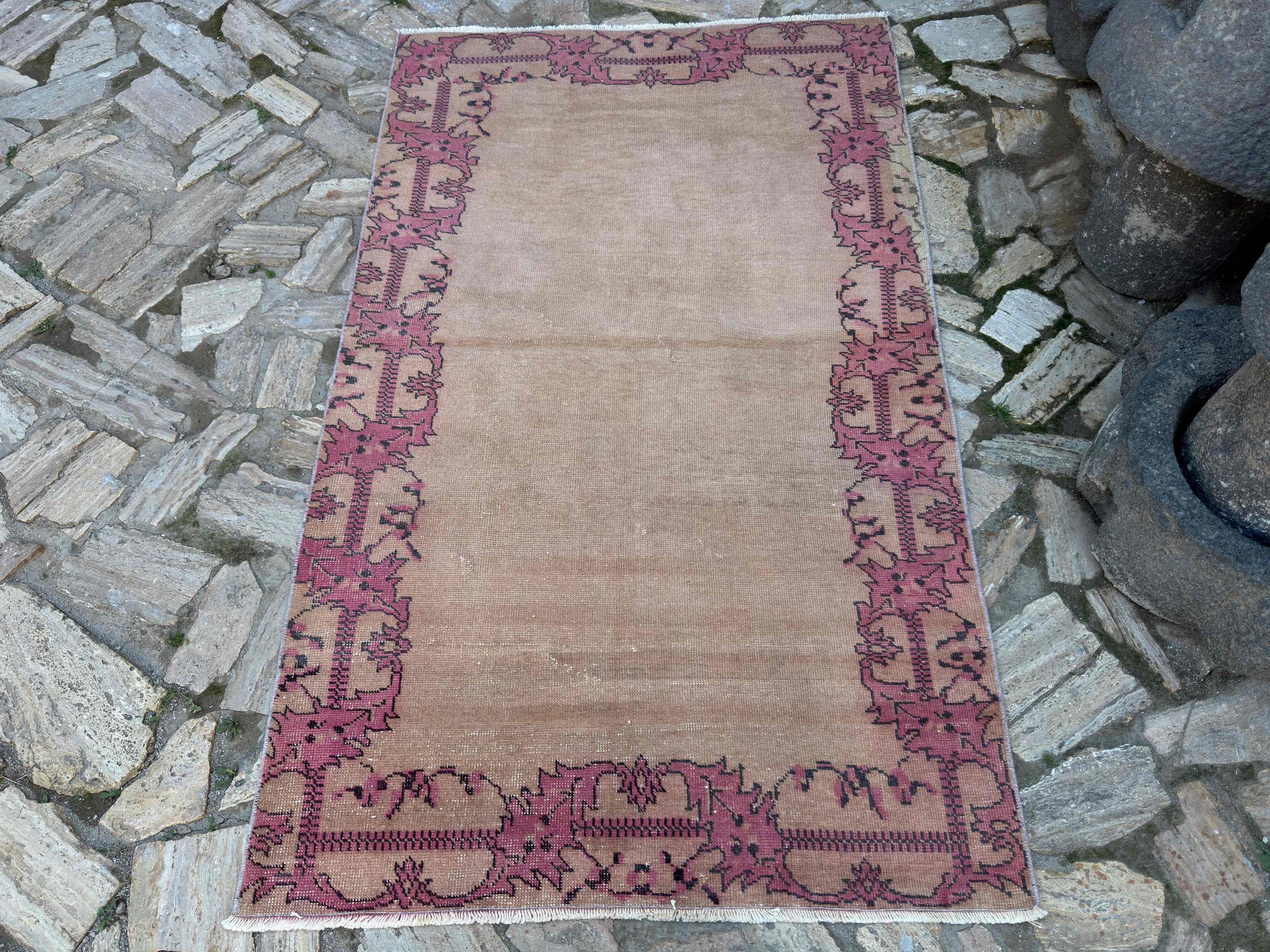 Minta 3'10'' x 6'2''