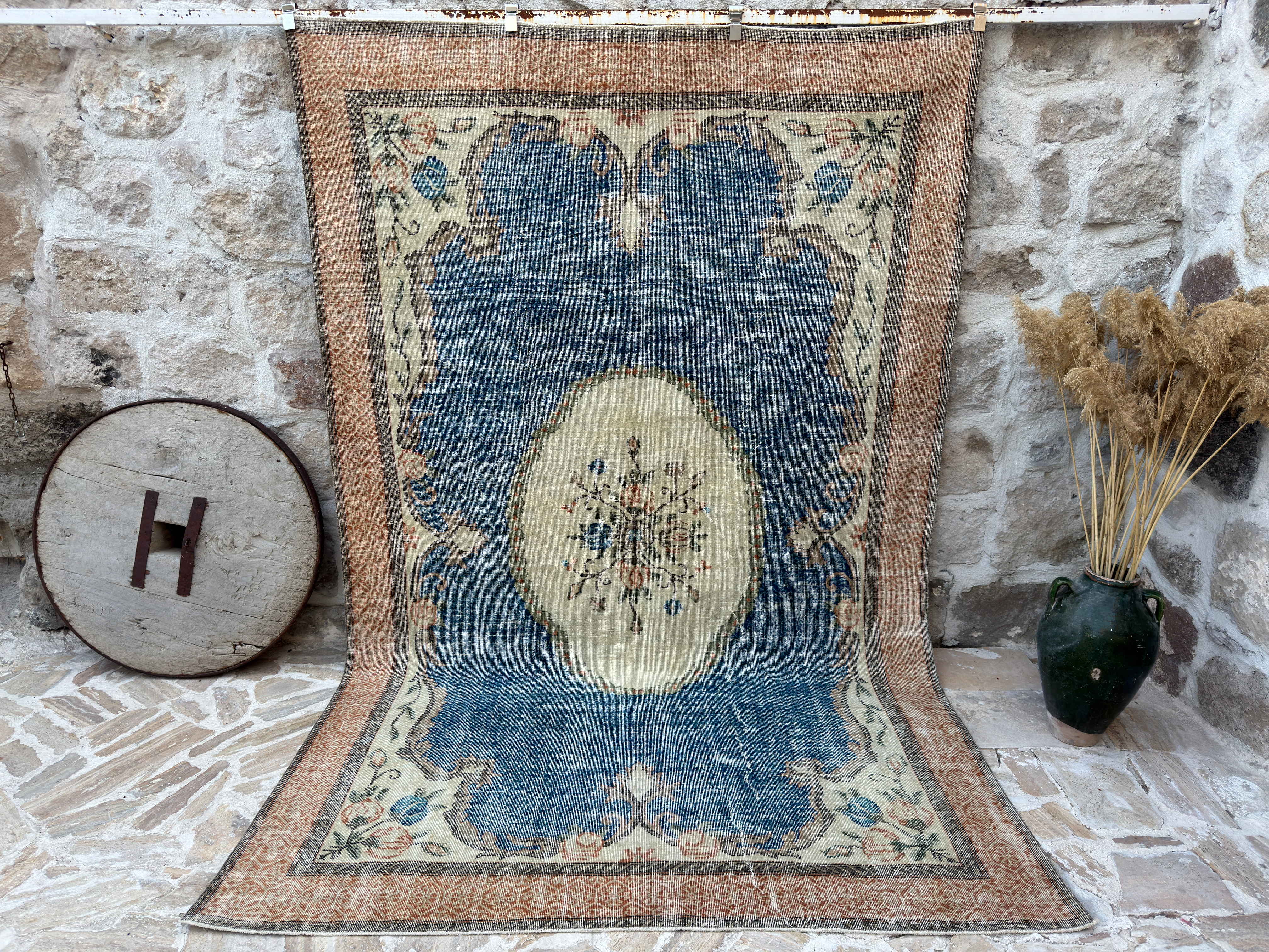 Molli 6’7” x 10’3”