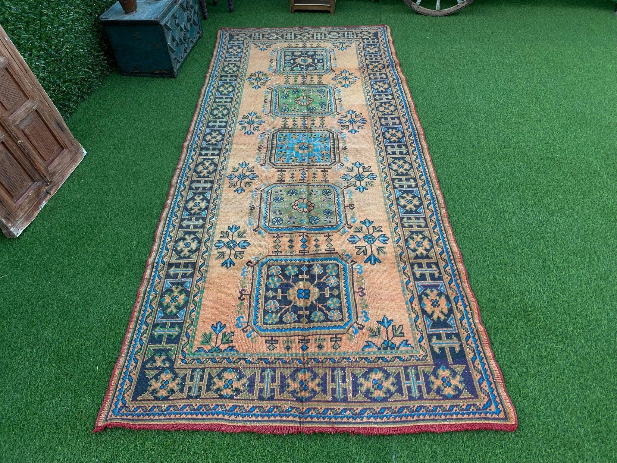 Nayland 4'8'' x 11'1''