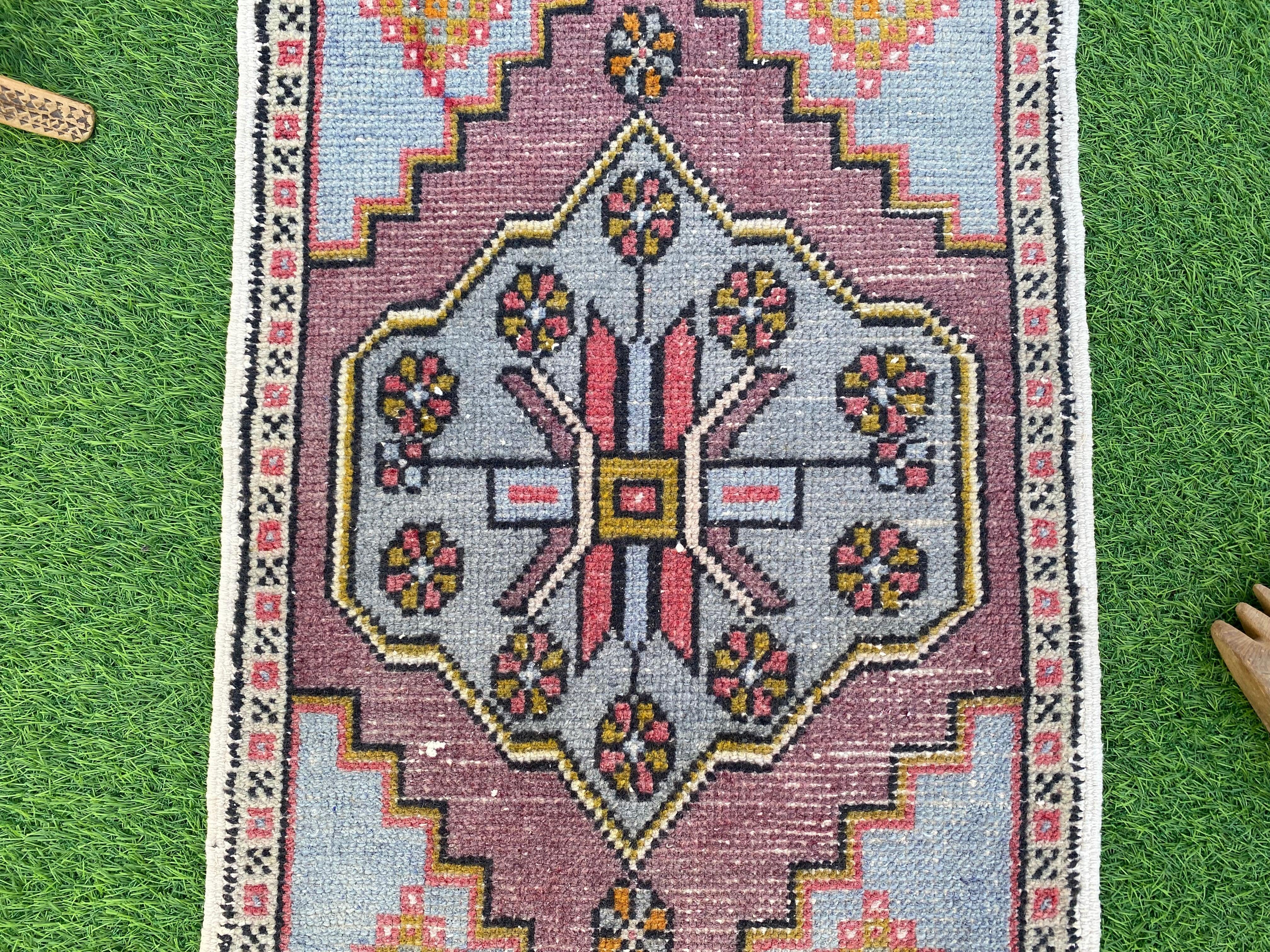 Nesbit 1'7'' x 3'4''