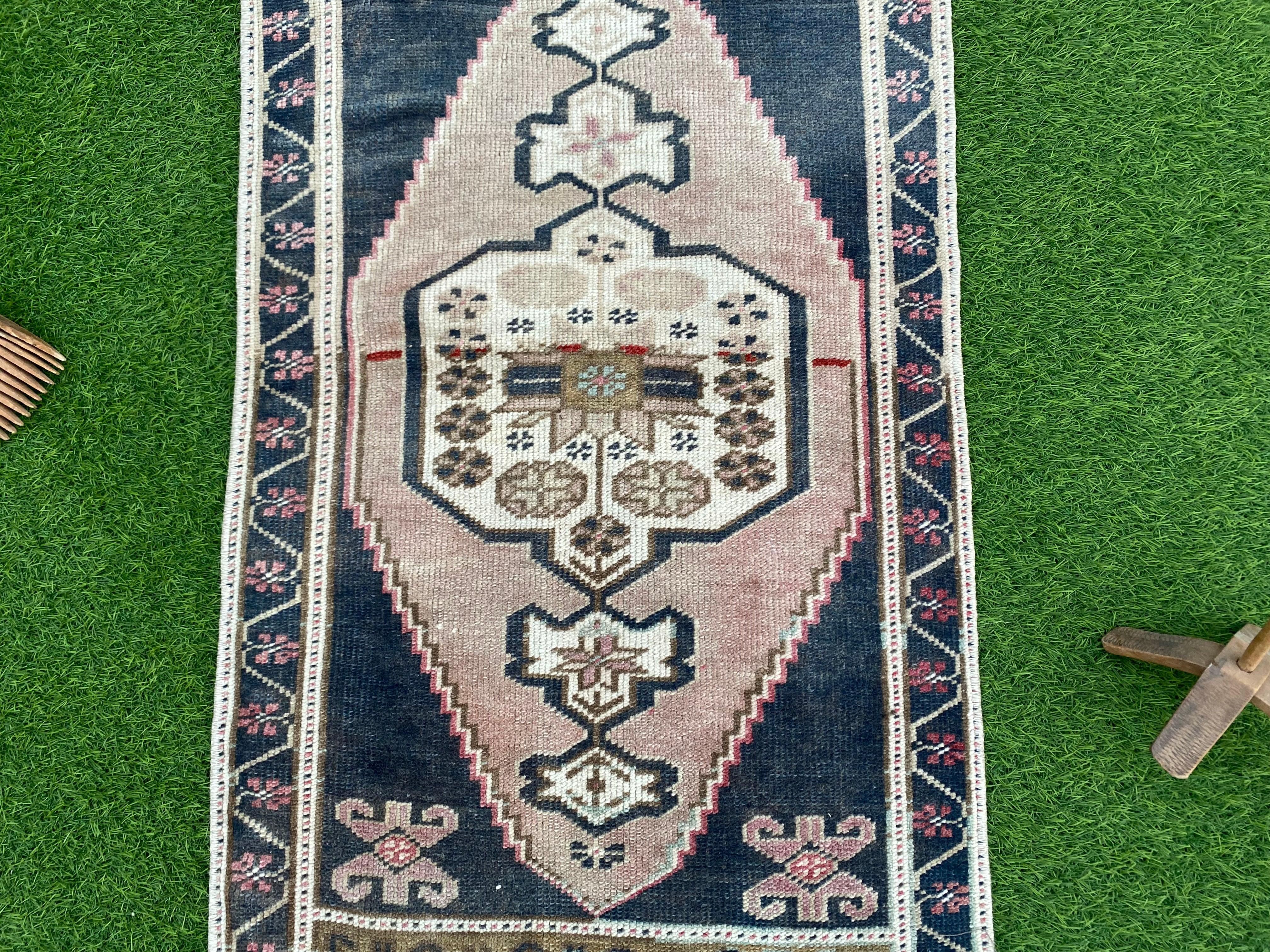 Oliwier 1'9'' x 3'5''