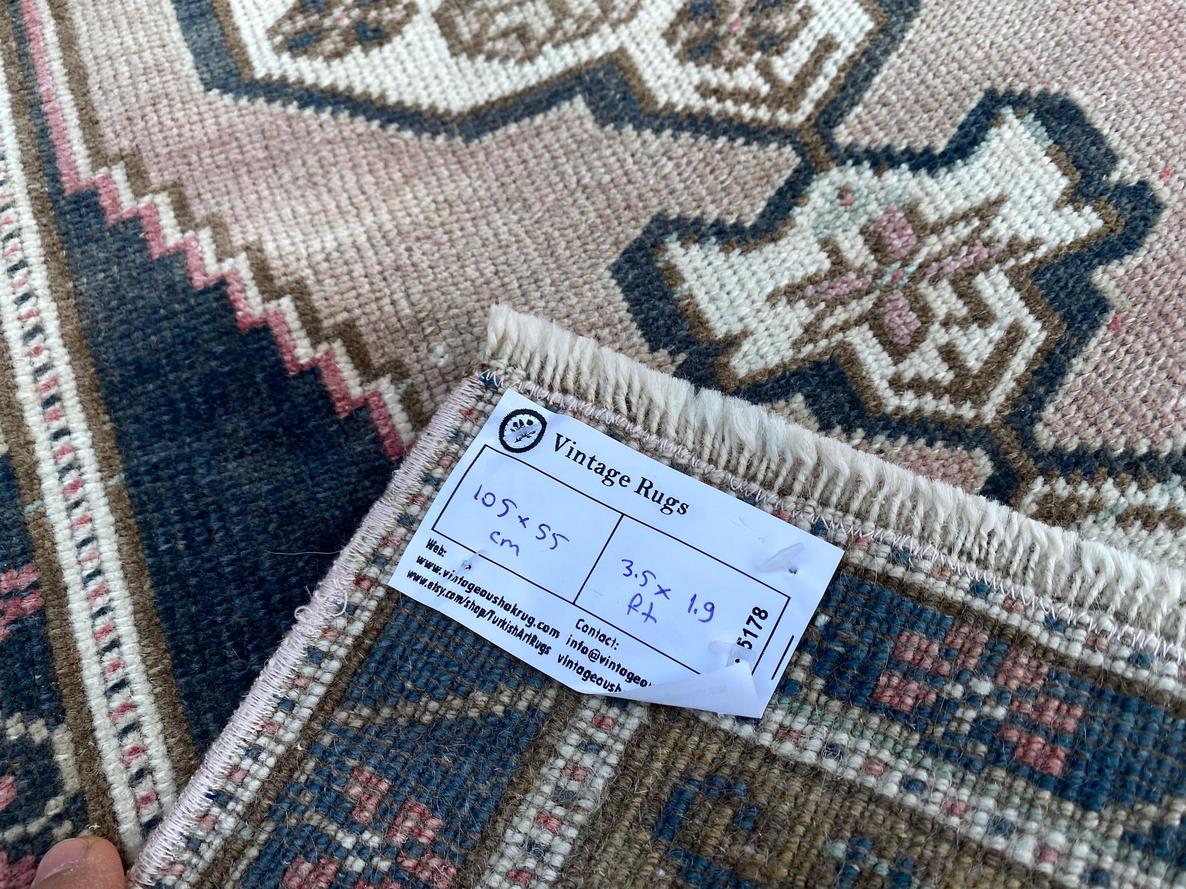 Oliwier 1'9'' x 3'5''