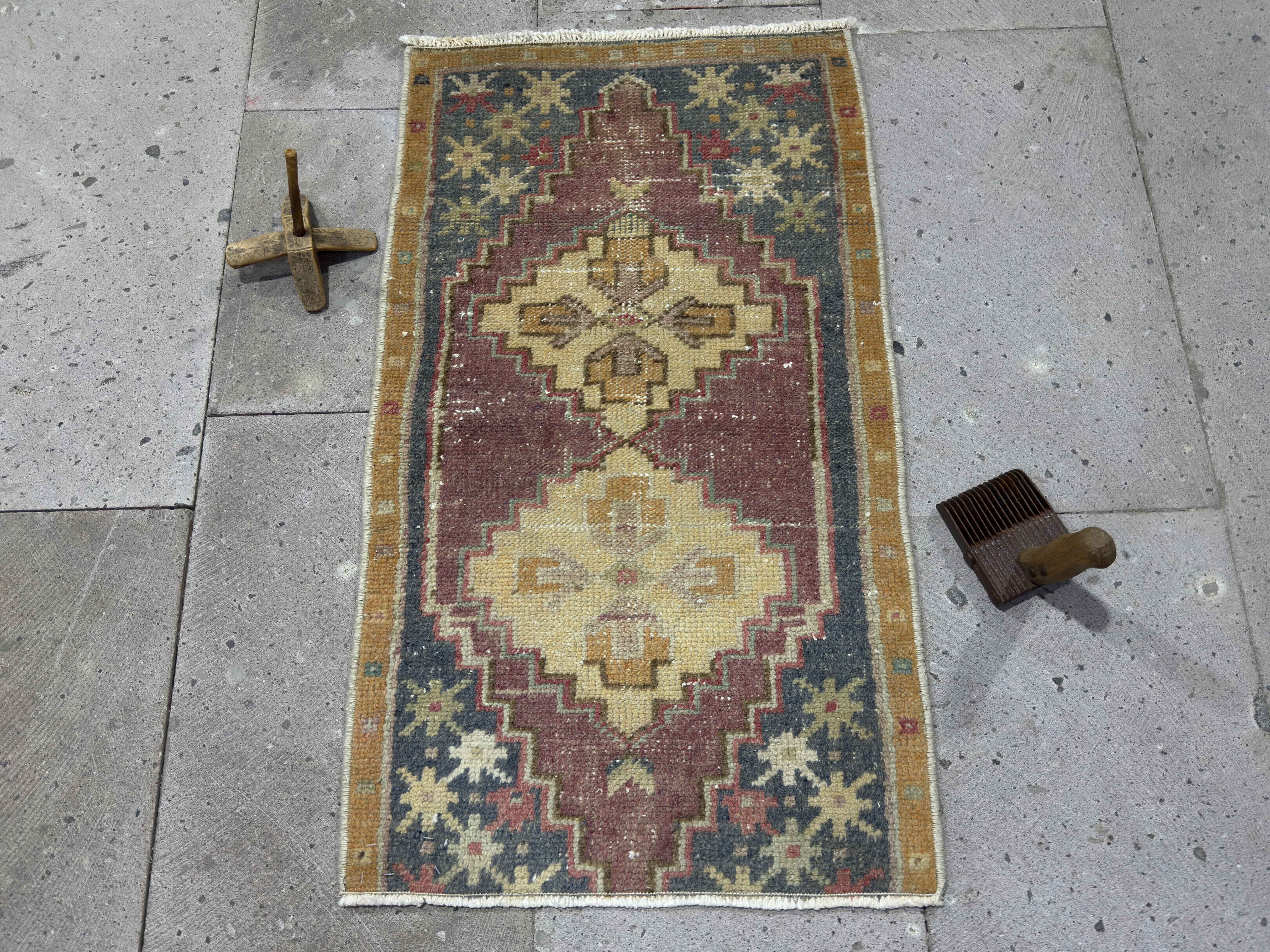 Ortensia 1’8” x 2’10”