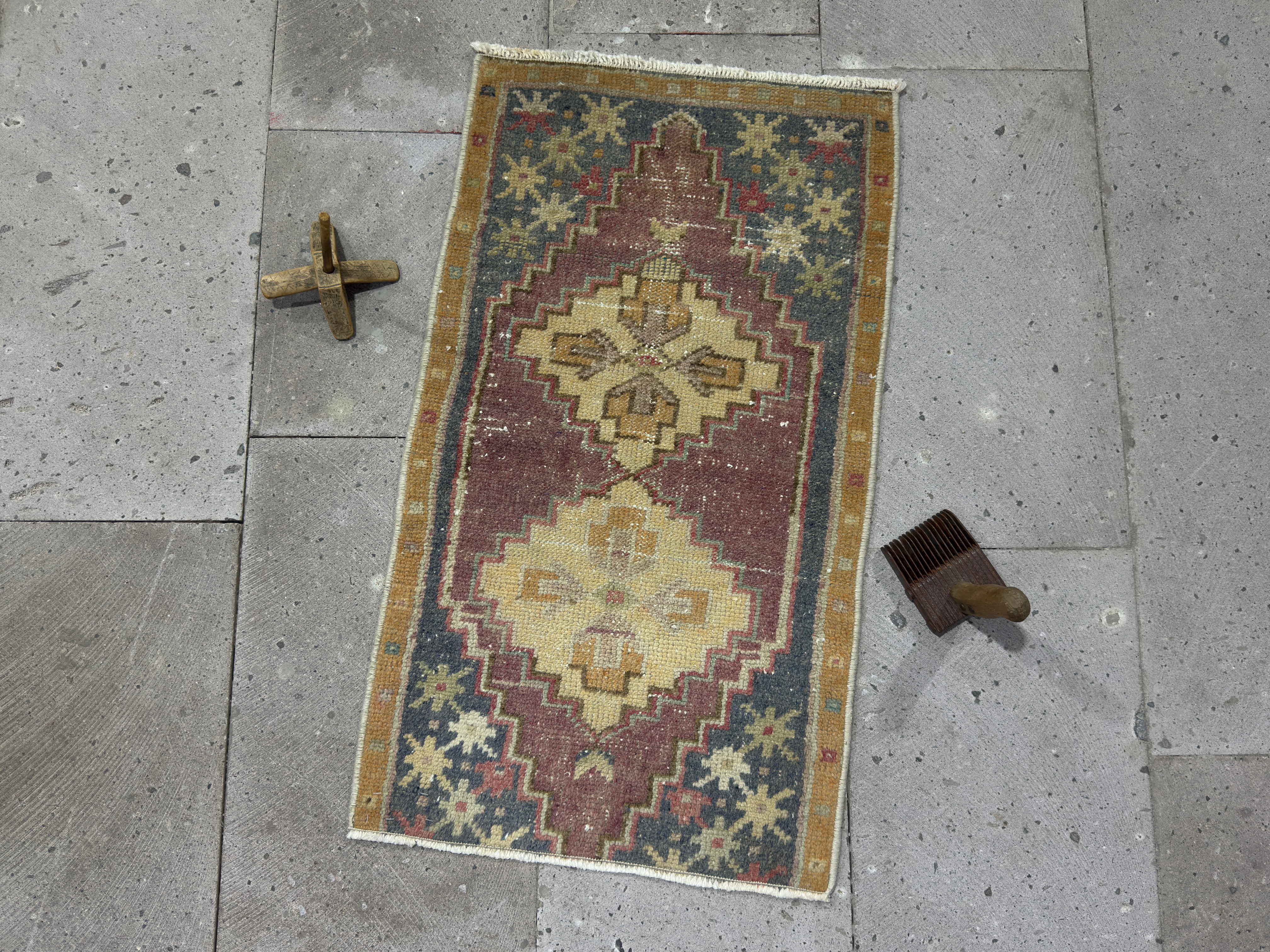 Ortensia 1’8” x 2’10”