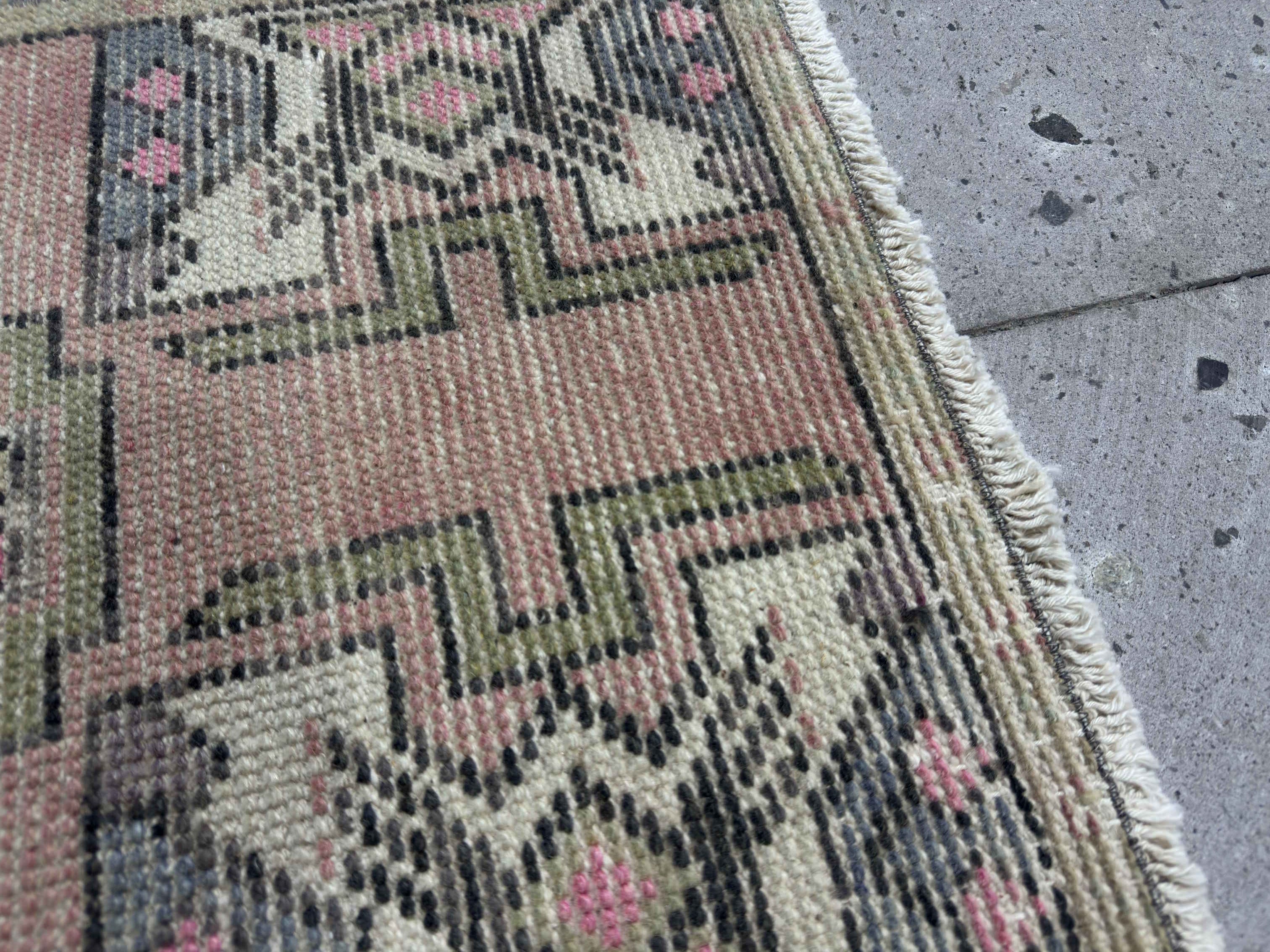 Patty 1’9” x 3’3”