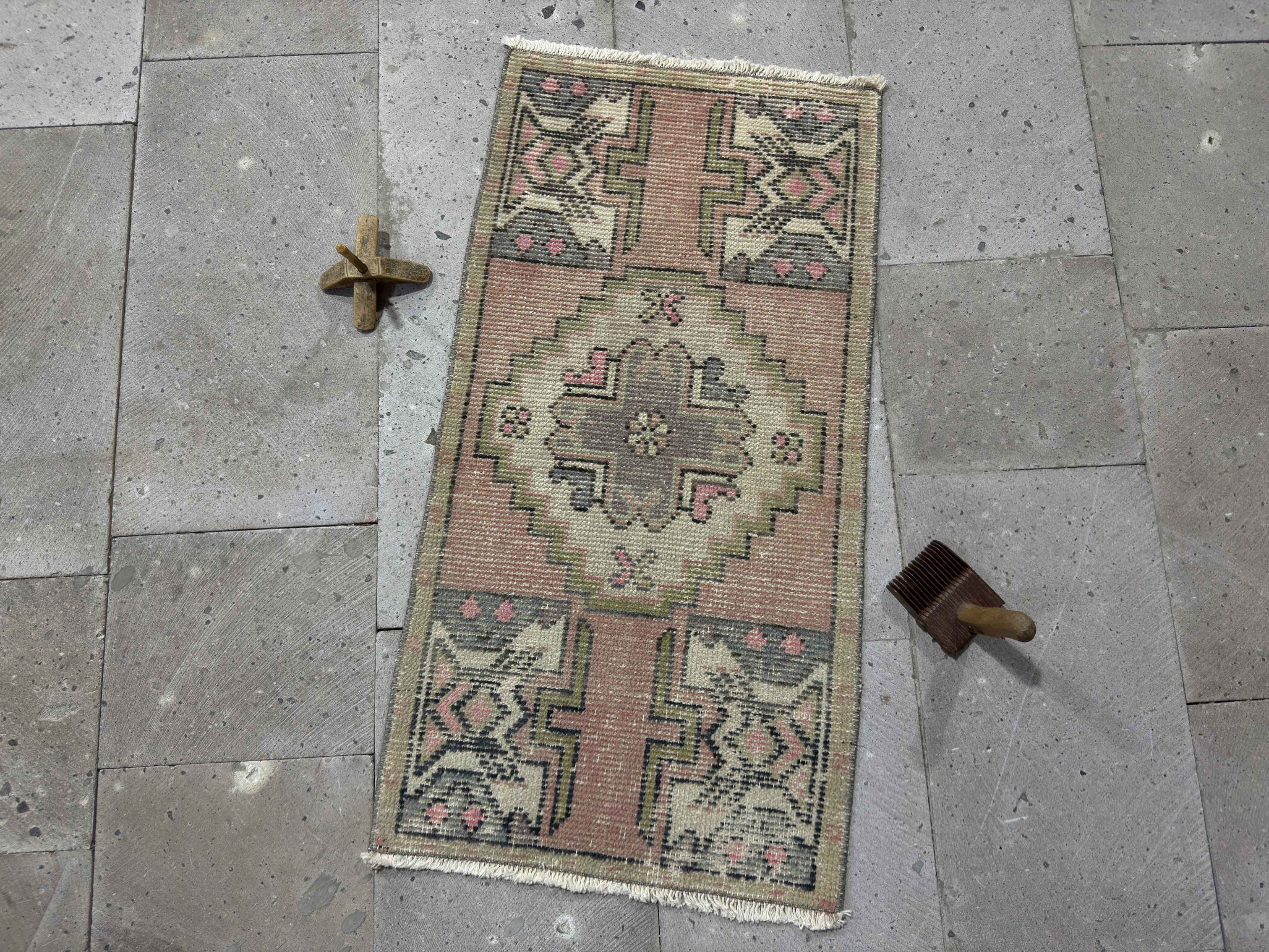 Patty 1’9” x 3’3”