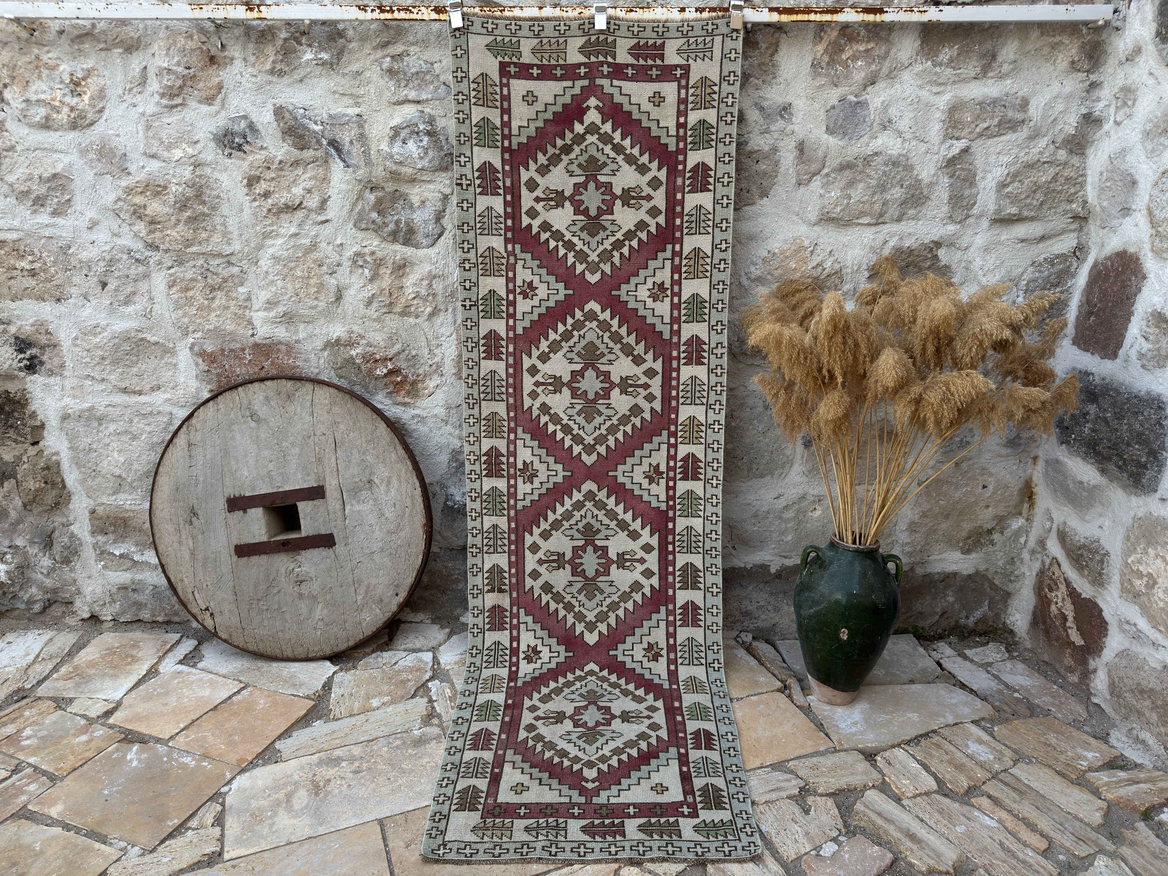 Paxton 2'9" x 9'4"
