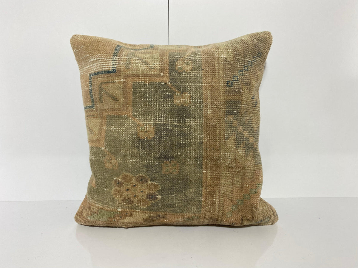 Beige pillow cover with neutral design, handmade in Turkey – KK00140.