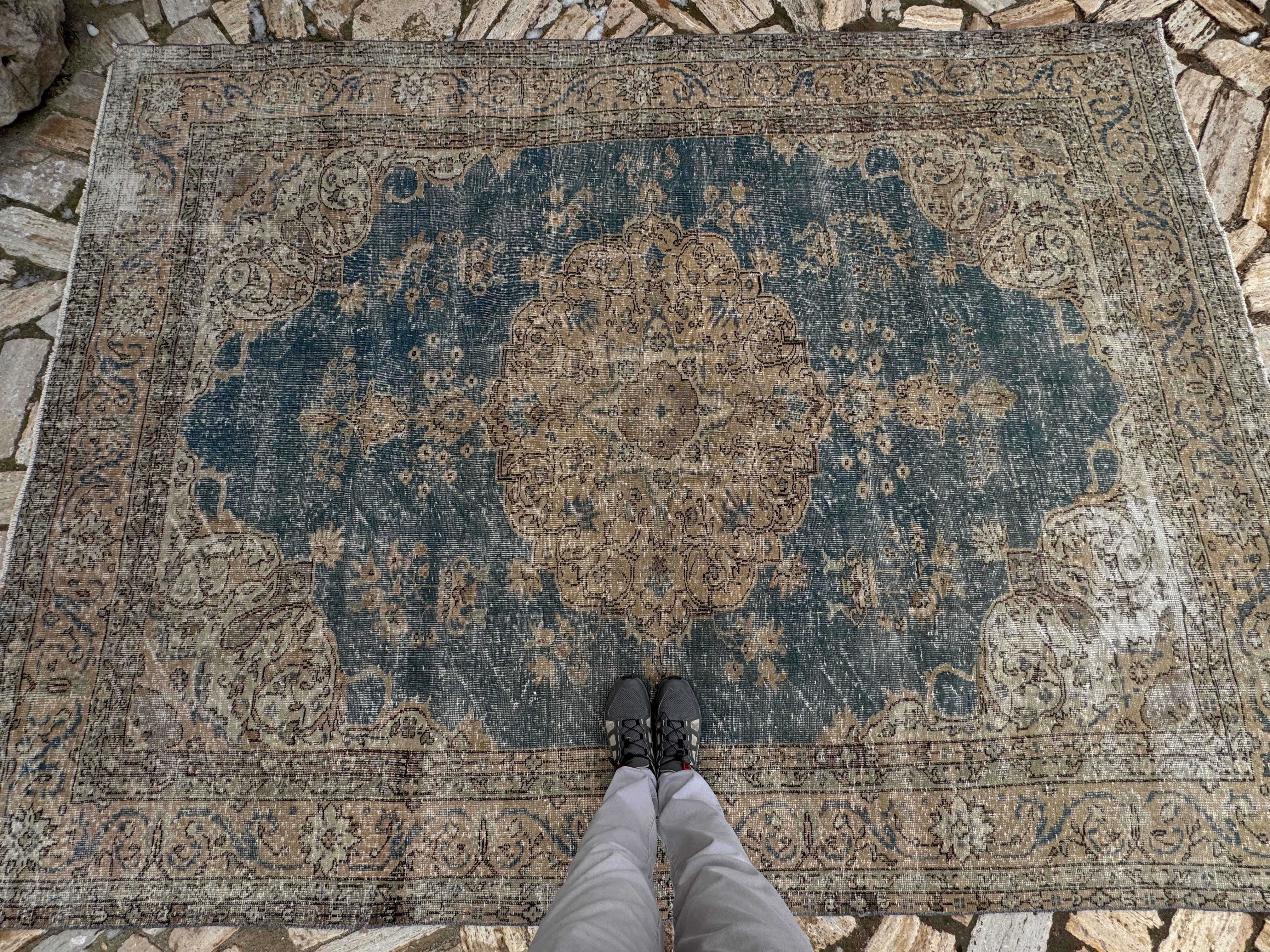 Richard 7'6" x 10'2"