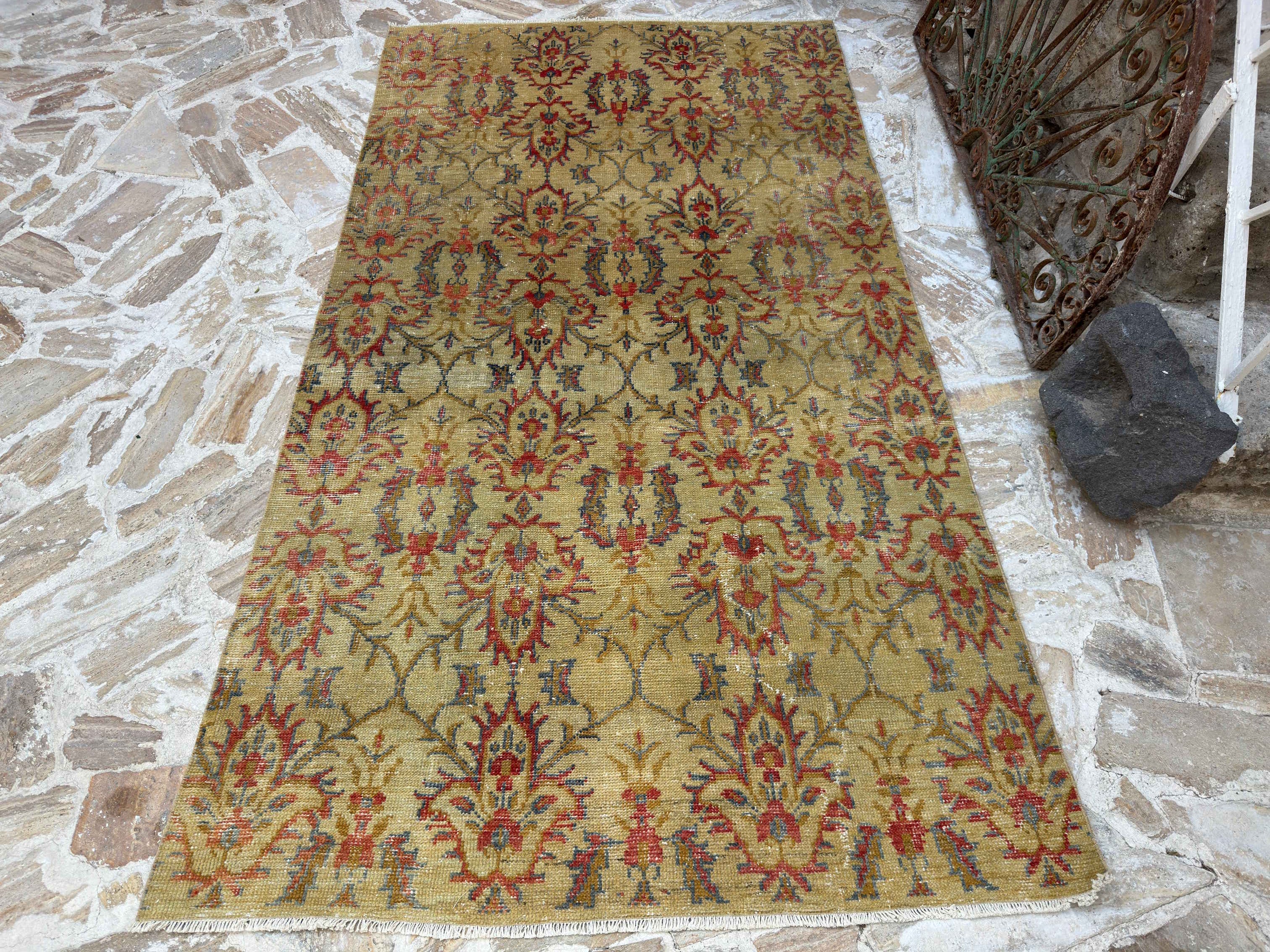 Robbyn 4’9” x 8’8”