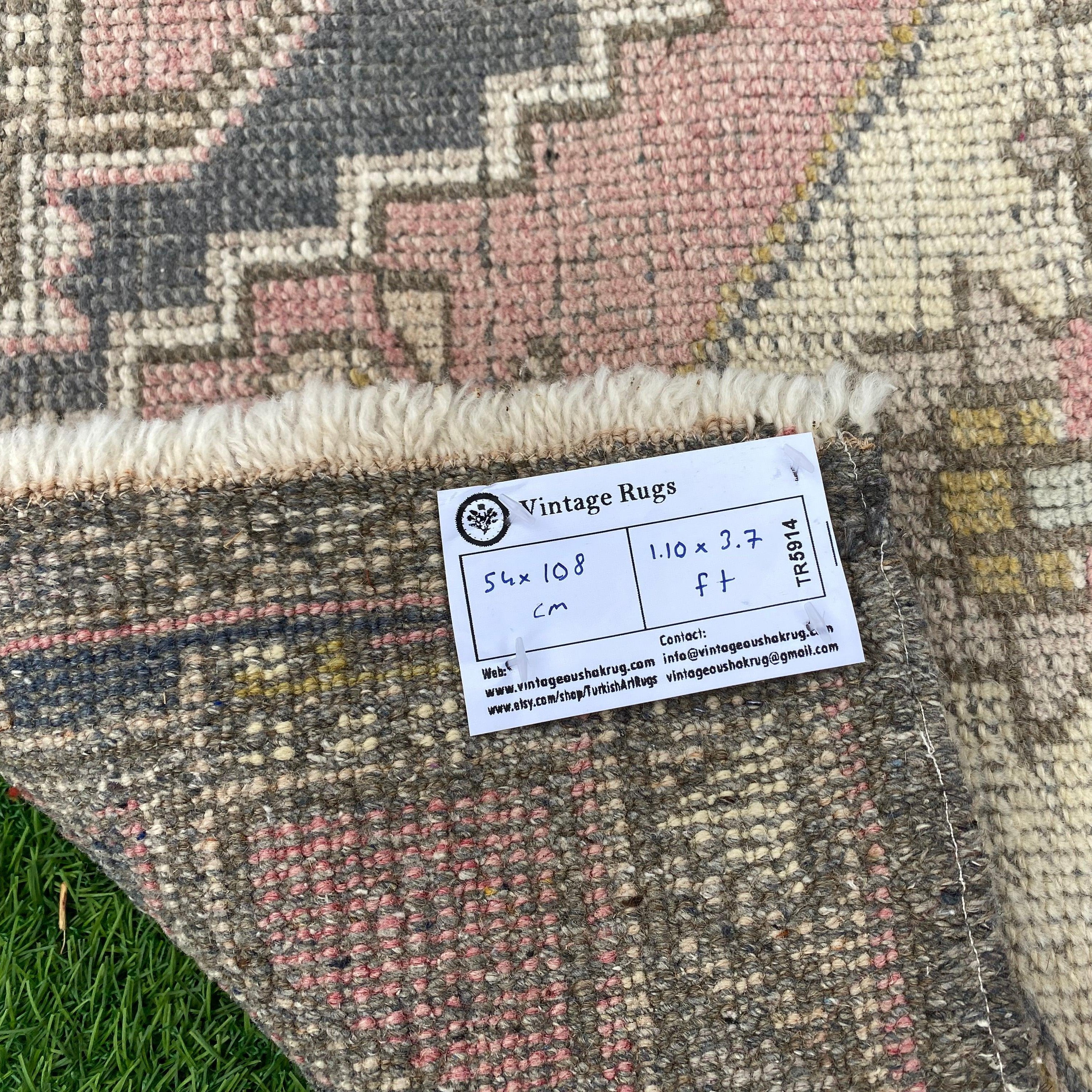 Robertson 1'10'' x 3'7''