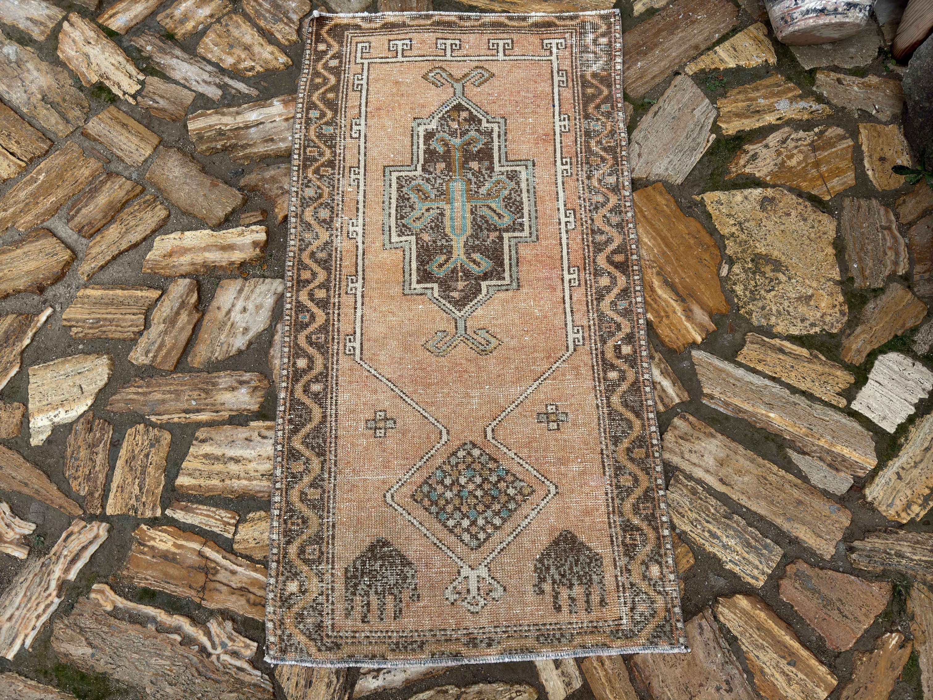 Rome 2'5" x 4'6"
