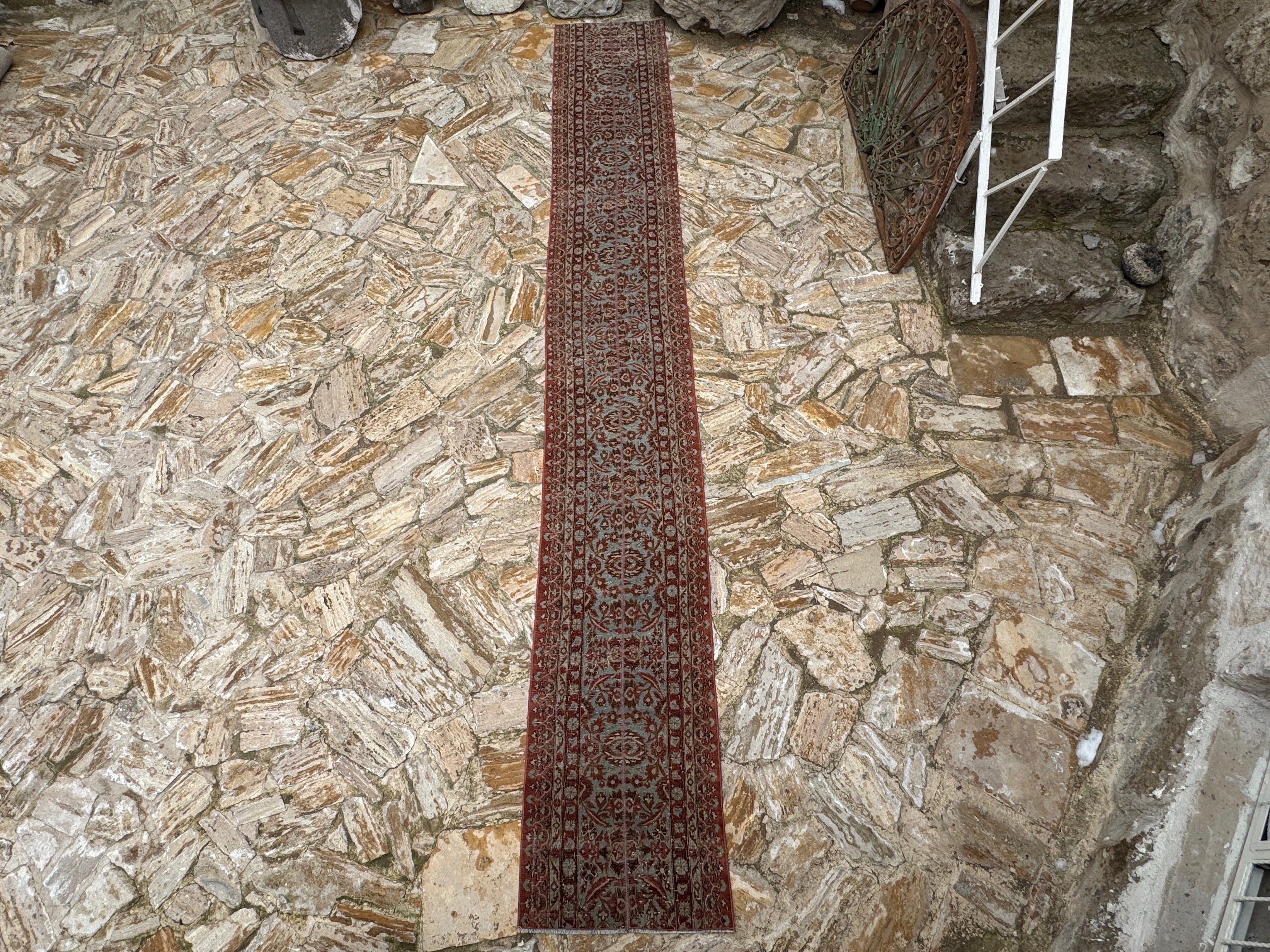 Roseline 2'2" x 15'4"