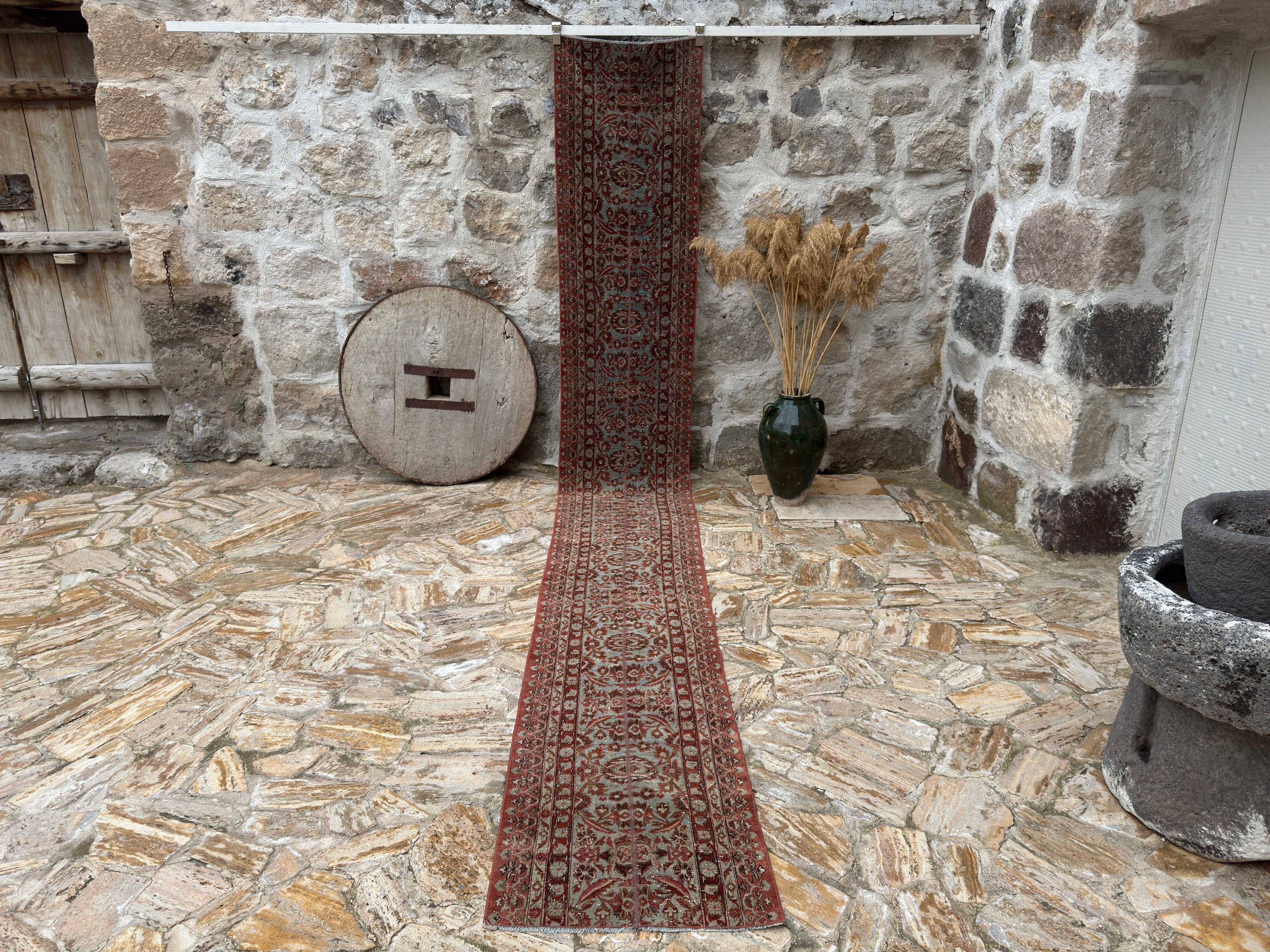 Roseline 2'2" x 15'4"