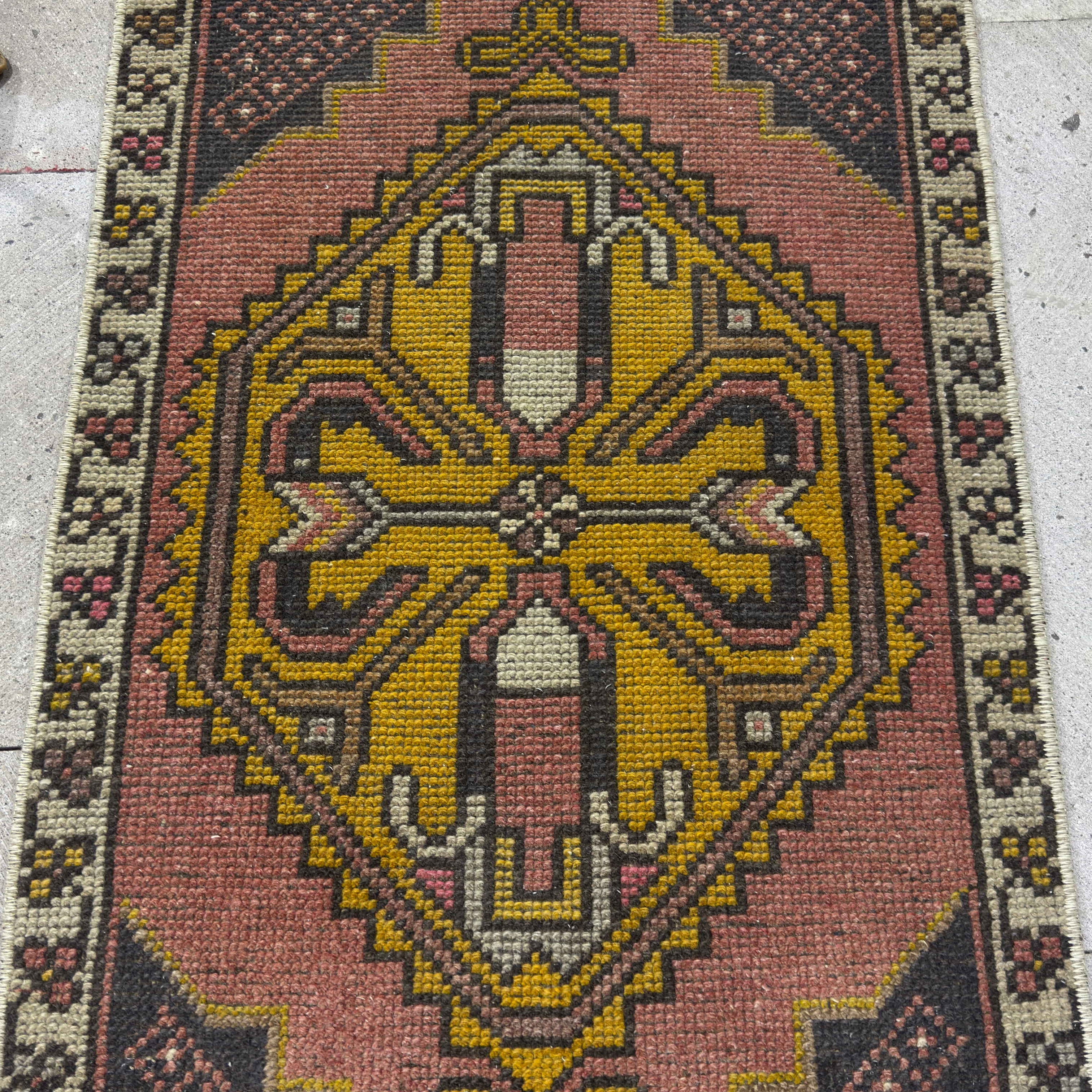 Rosita 1’9” x 3’2”