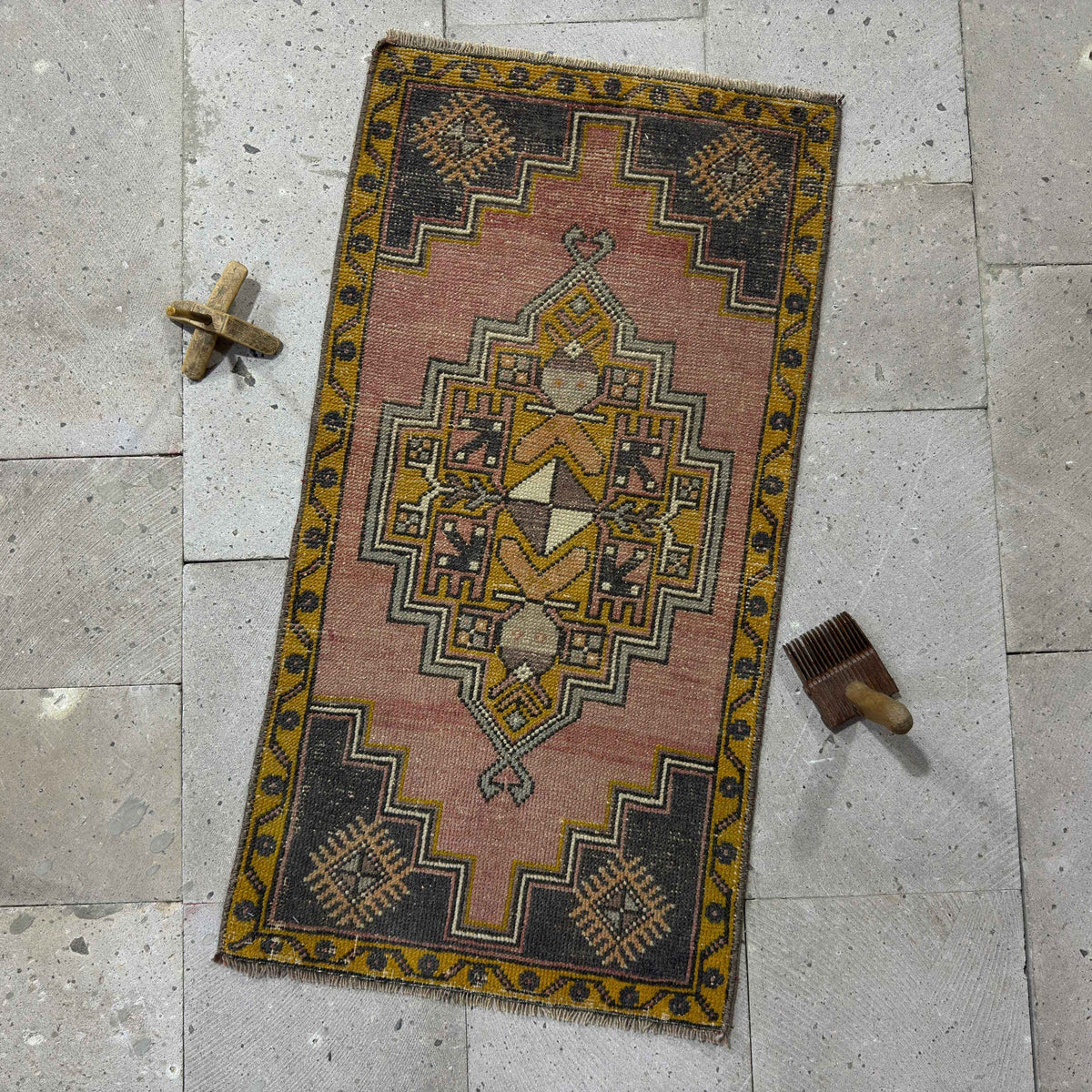 Red 2' x 3' small anatolian rug with traditional design, handmade in Turkey – Auria.